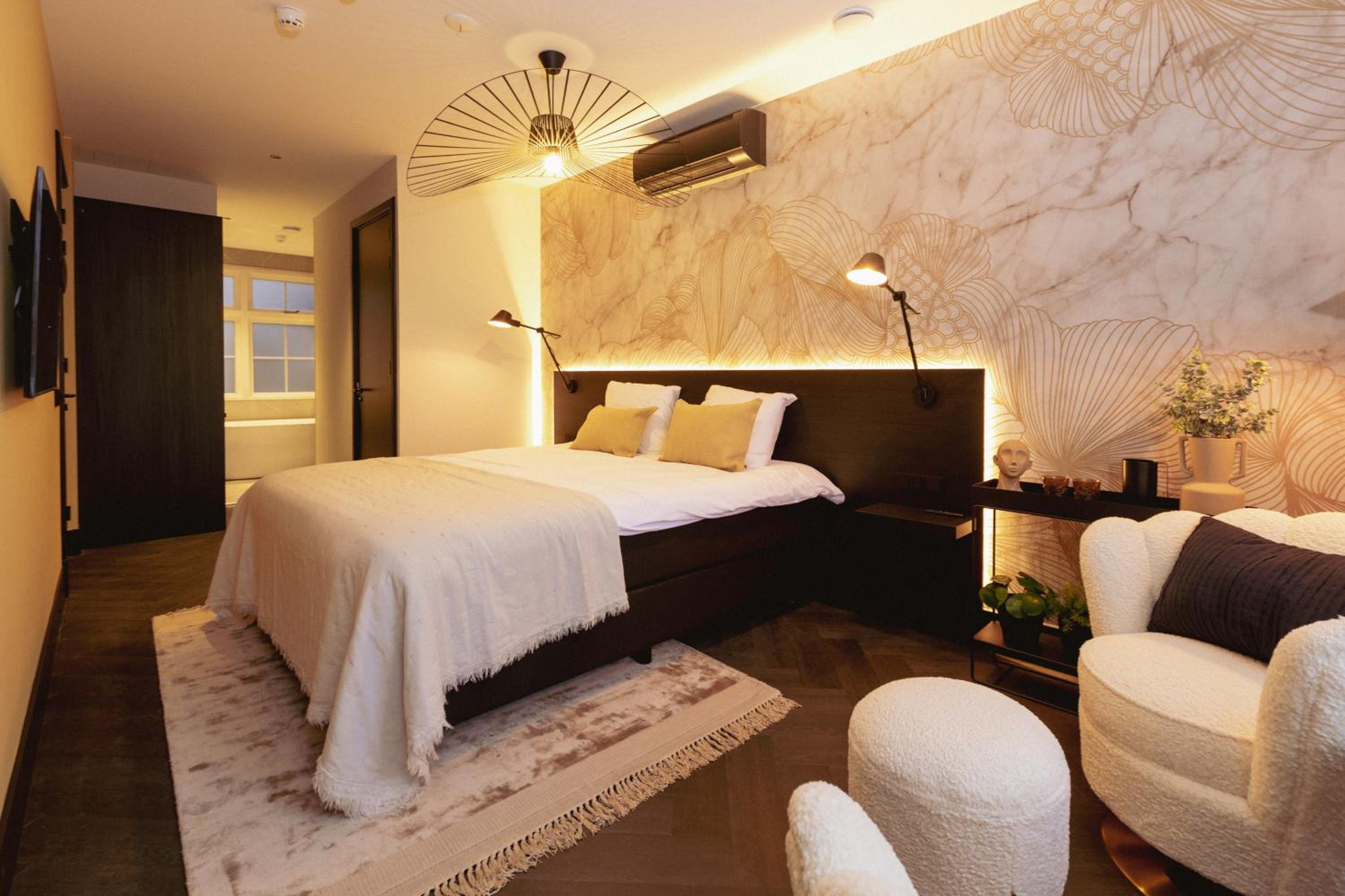 Junior suite with view on the harbor - Photo 3