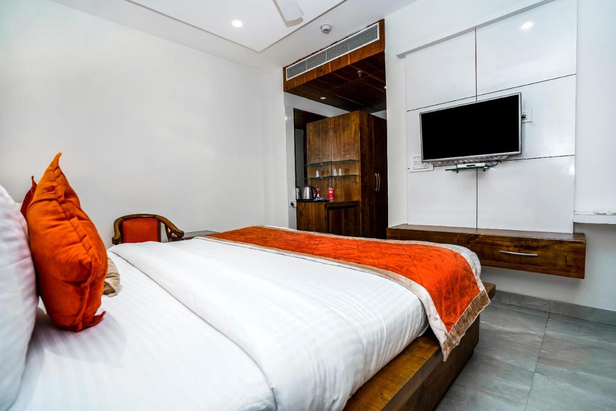 Deluxe Room - Photo 16