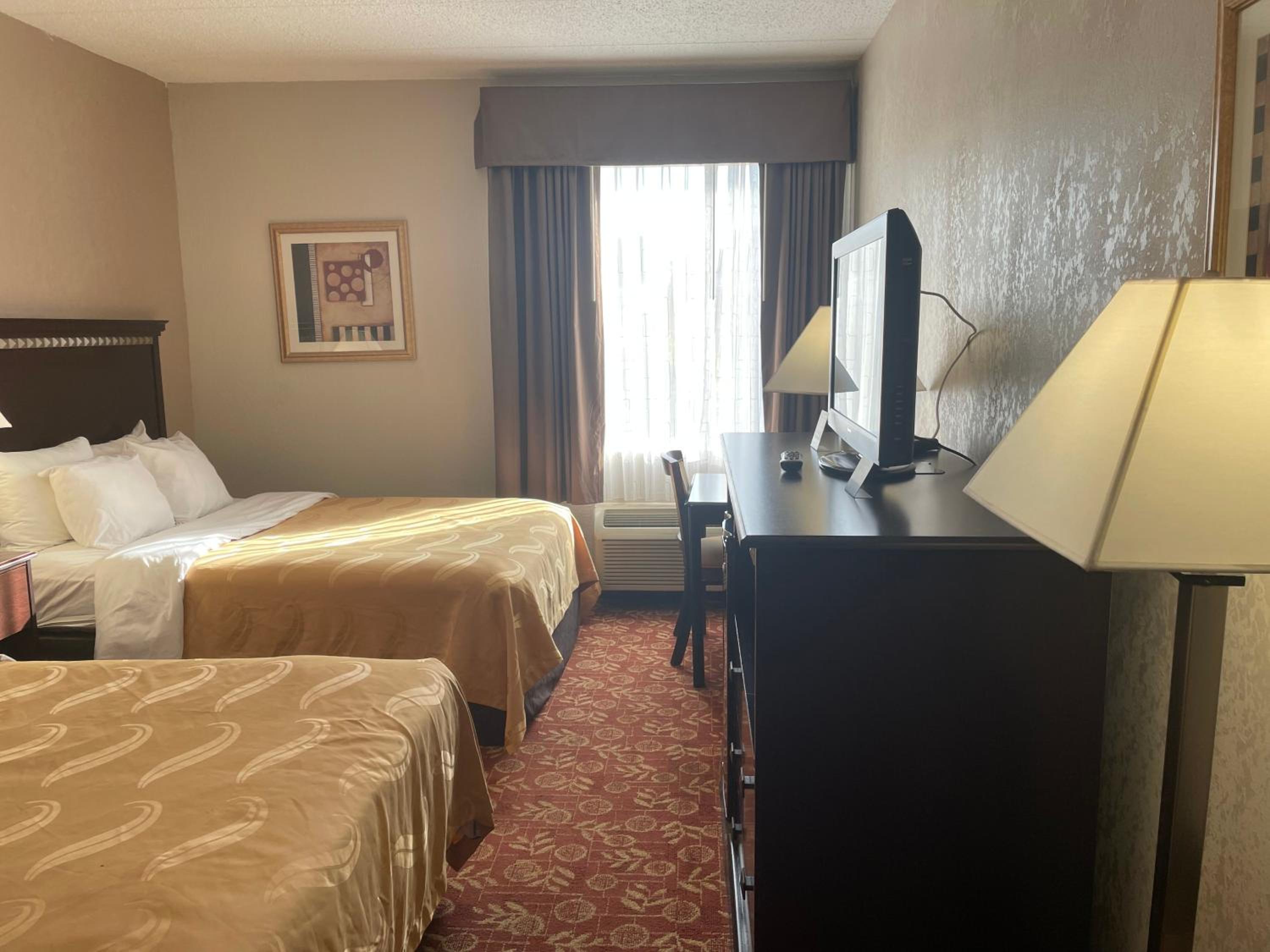 Double Room with Two Double Beds - Non-Smoking - Photo 3