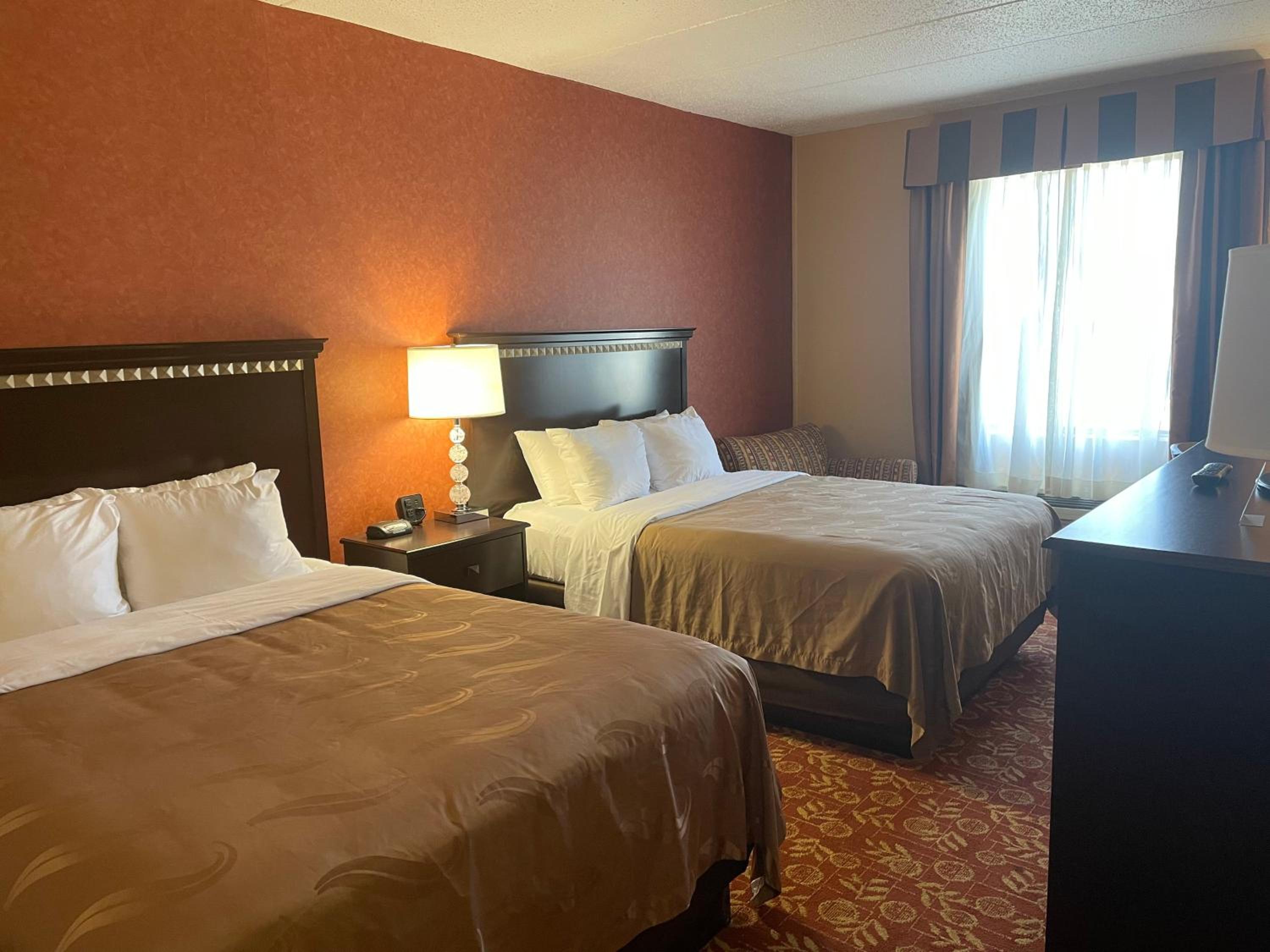 Queen Room with Two Queen Beds - Non-Smoking - Photo 1