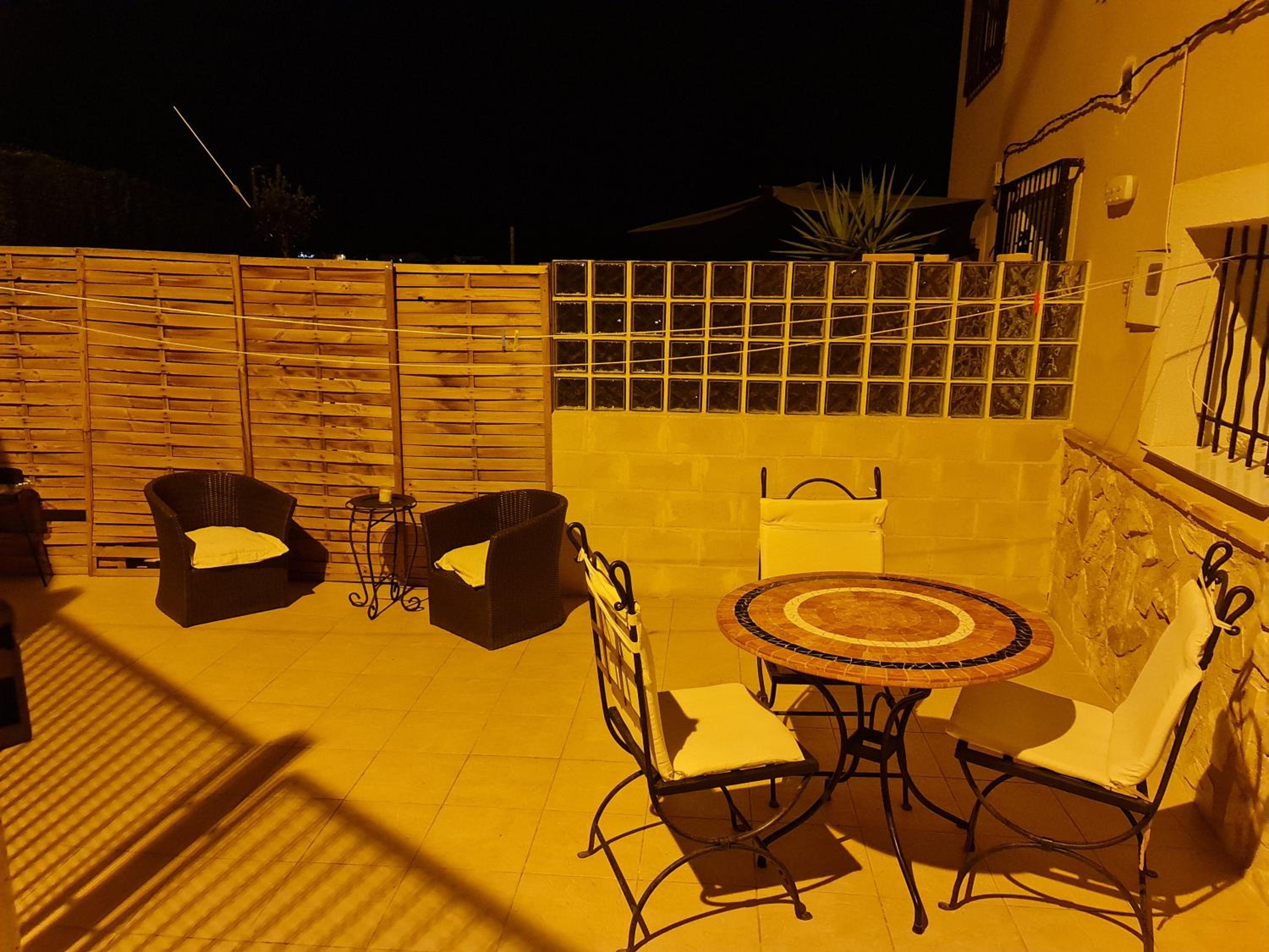 Apartment - Split Level - Photo 2