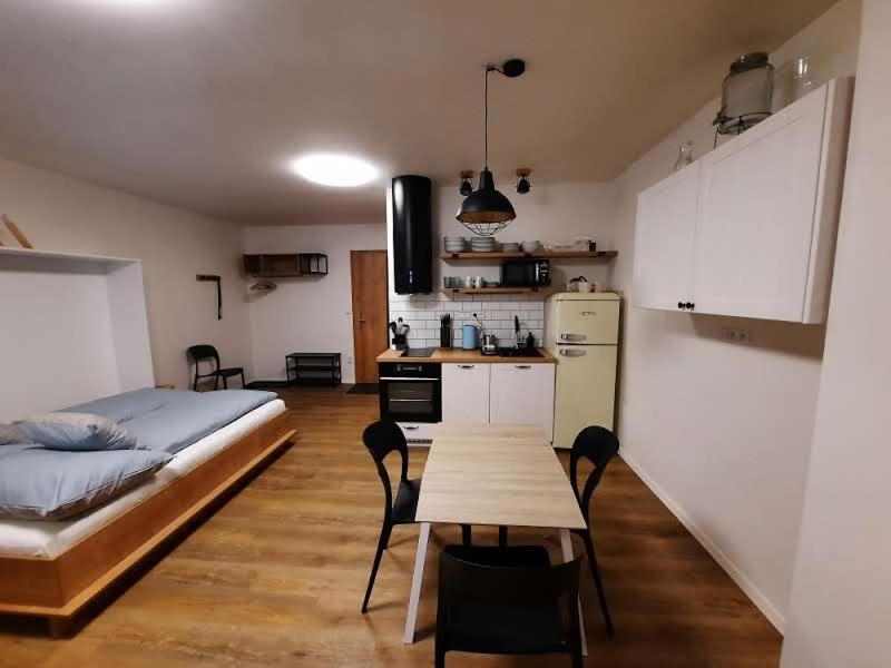 Studio Apartment - Photo 7