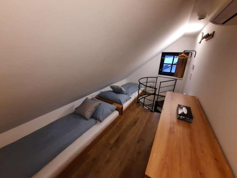 Maisonette photo 1