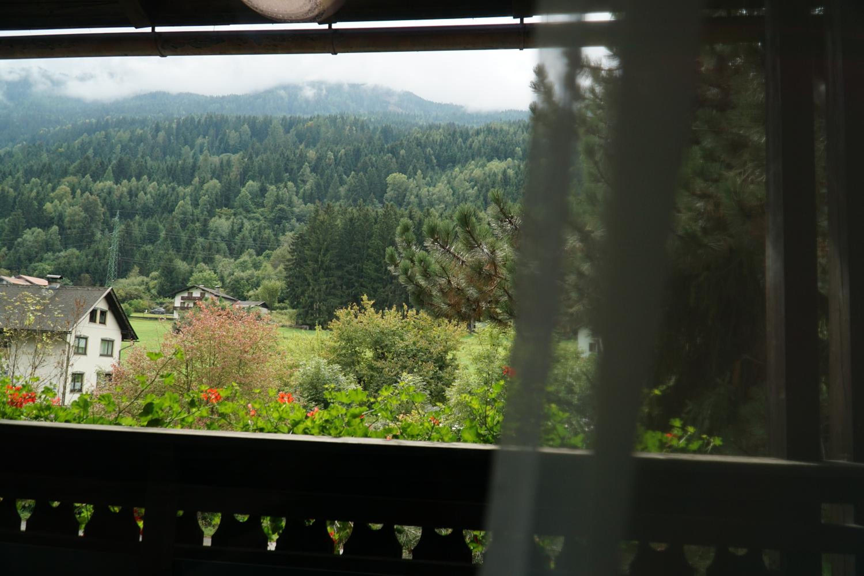 Double Room with Balcony - Photo 17