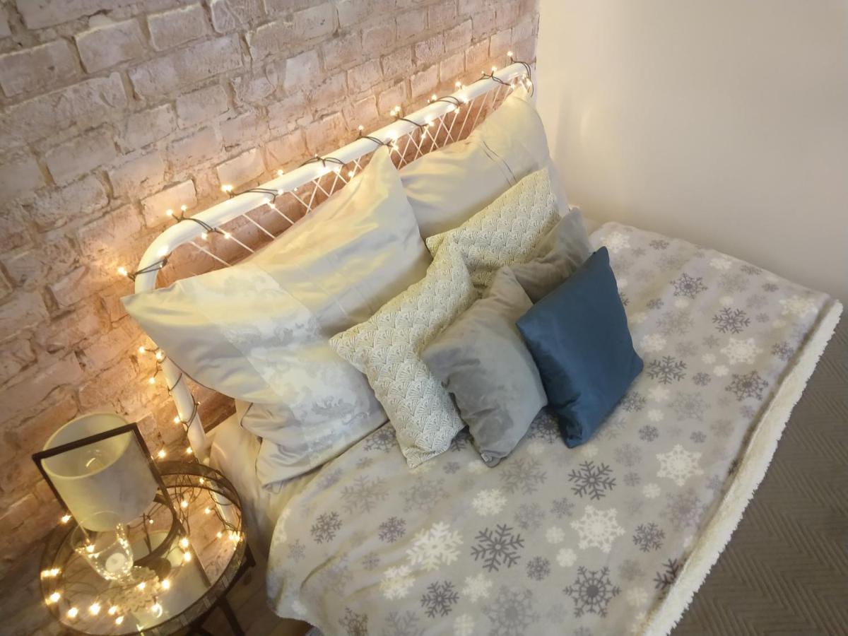 One-Bedroom Apartment - Photo 3