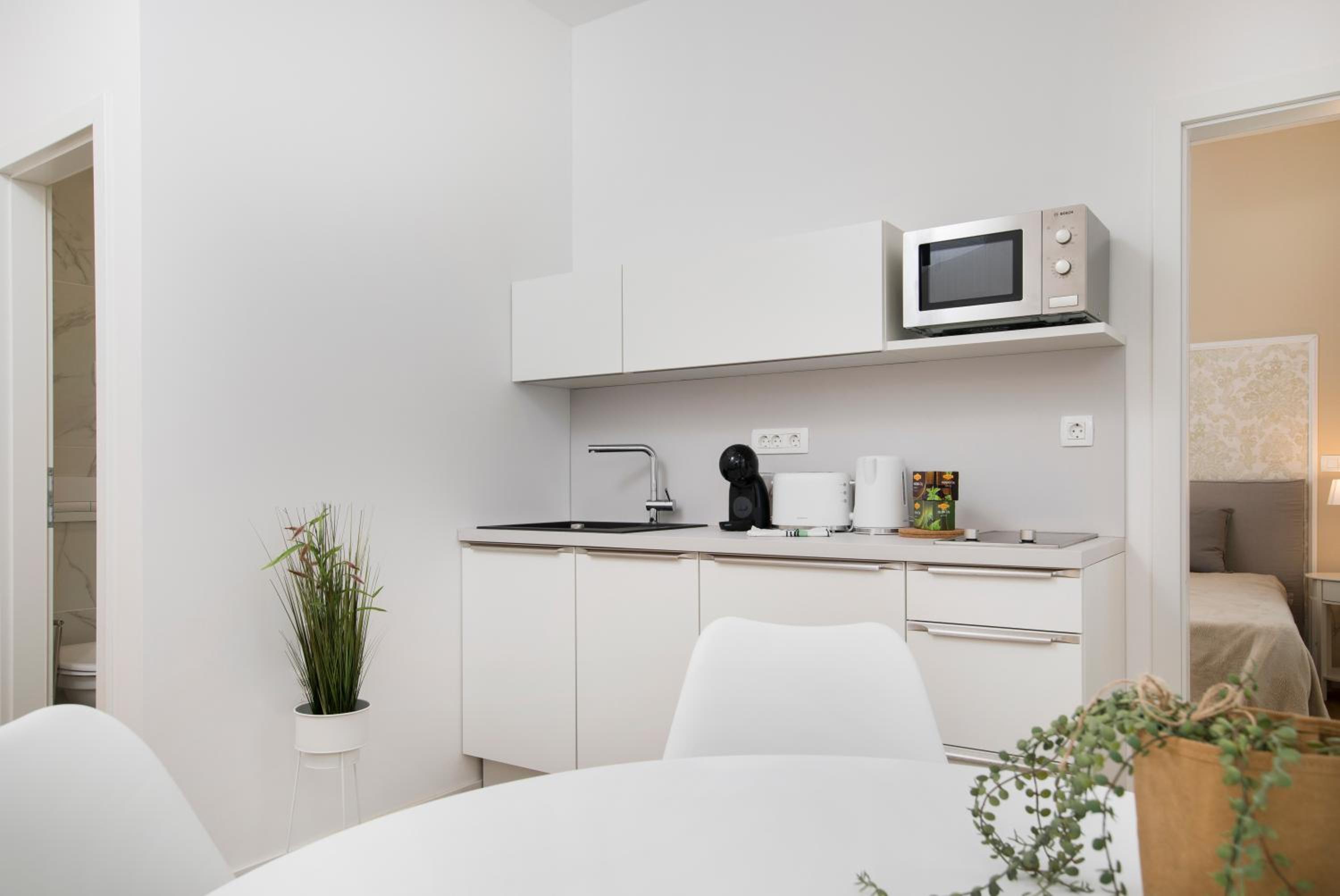 One-Bedroom Apartment - Photo 6