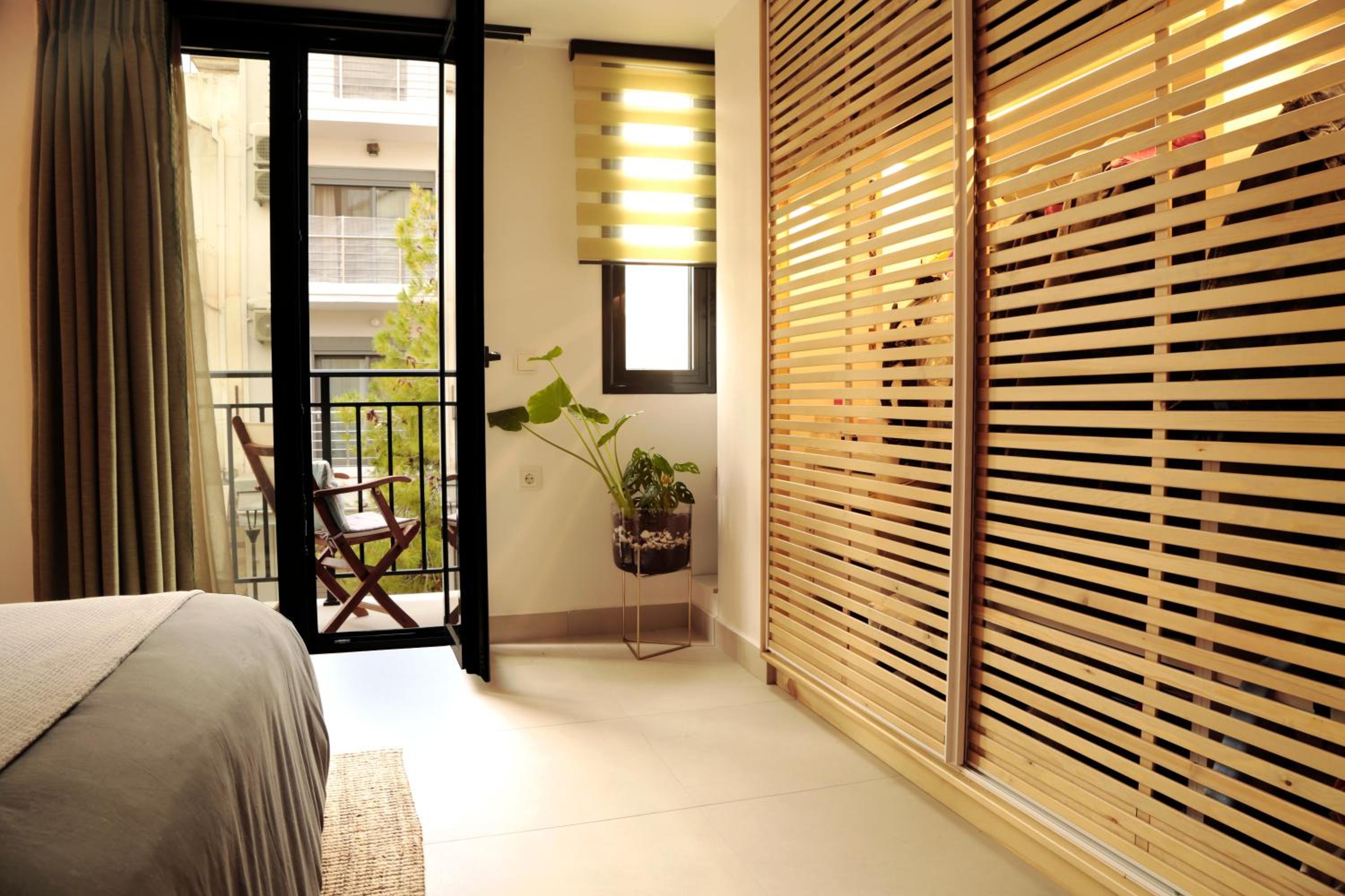One-Bedroom Apartment - Photo 2