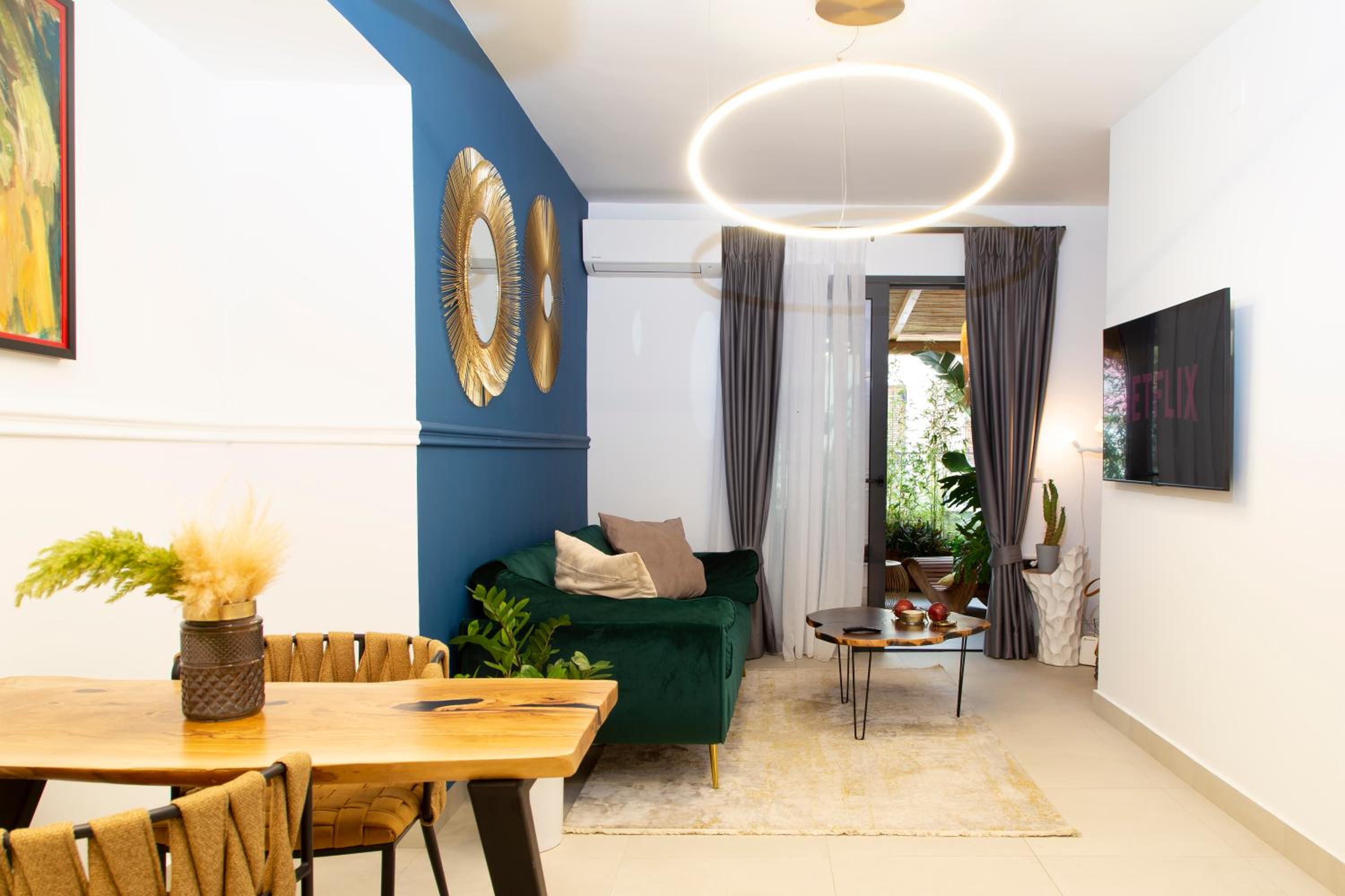 One-Bedroom Apartment - Photo 12