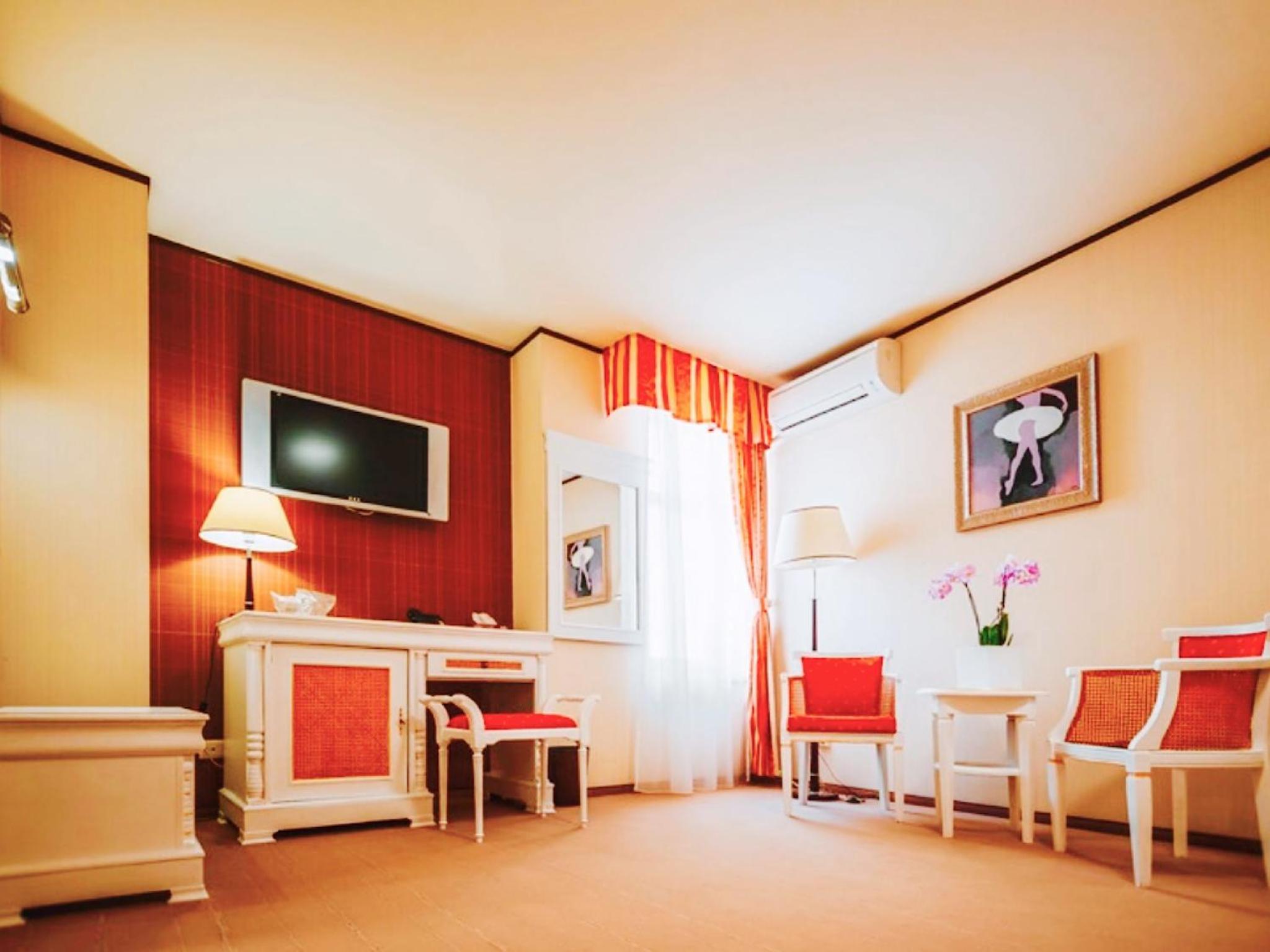 Double Room - Photo 5