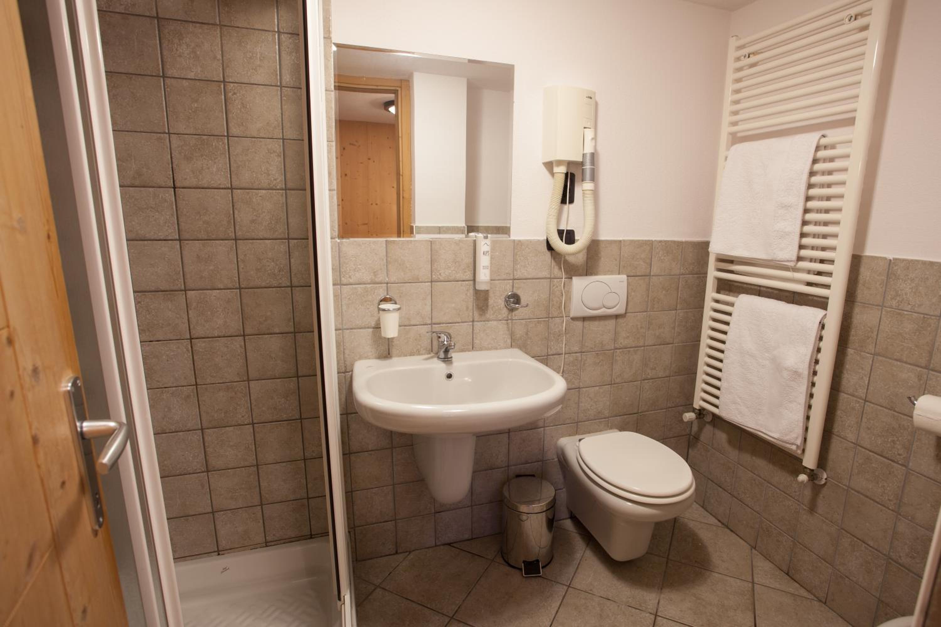 Apartment photo 2