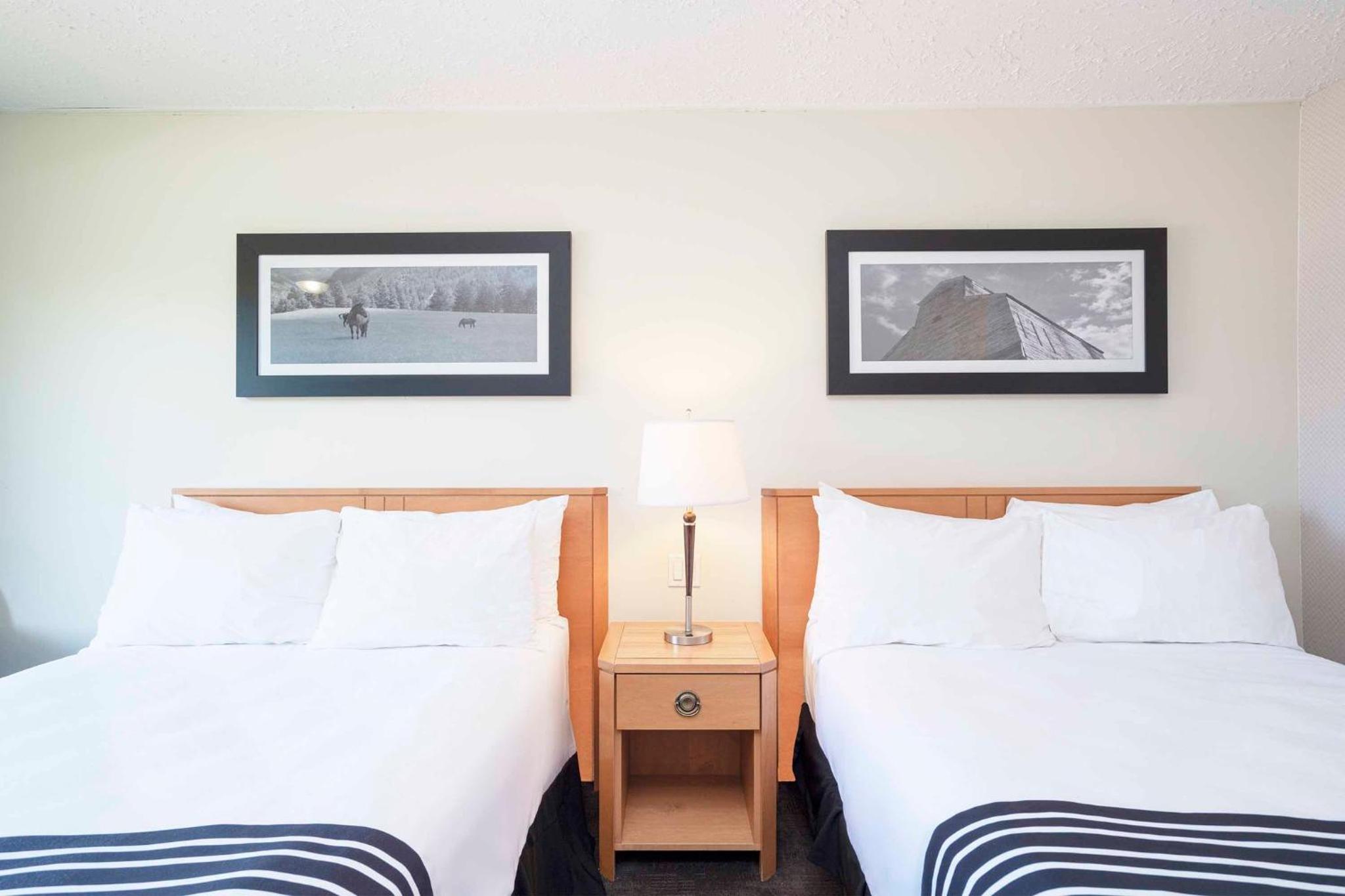 Standard Room, 2 Double Beds - Photo 3