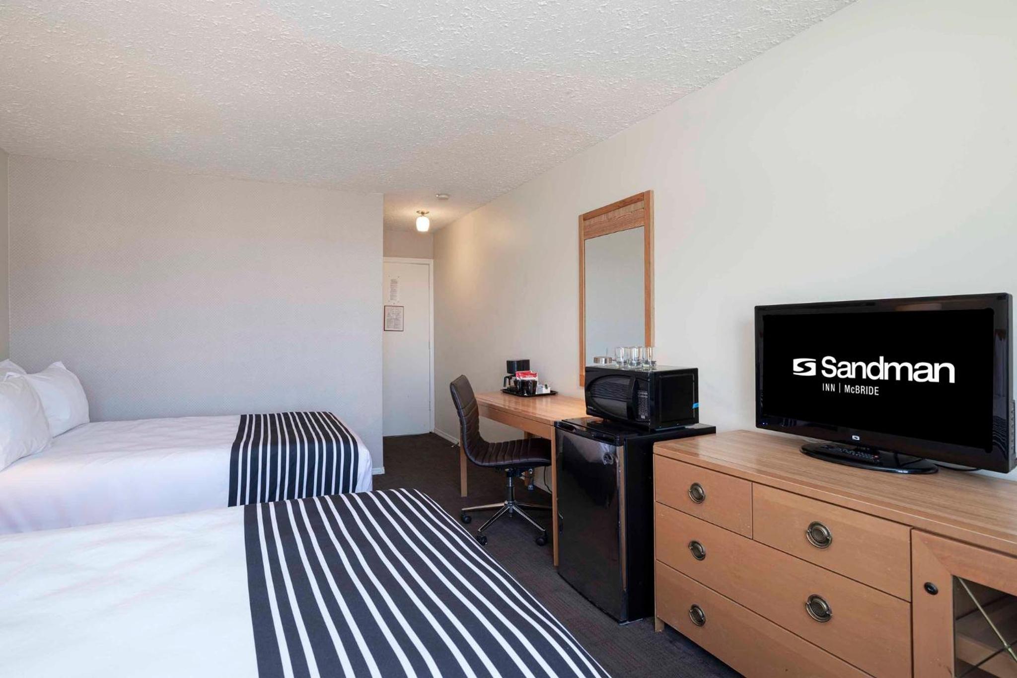 Standard Room, 2 Double Beds - Photo 6