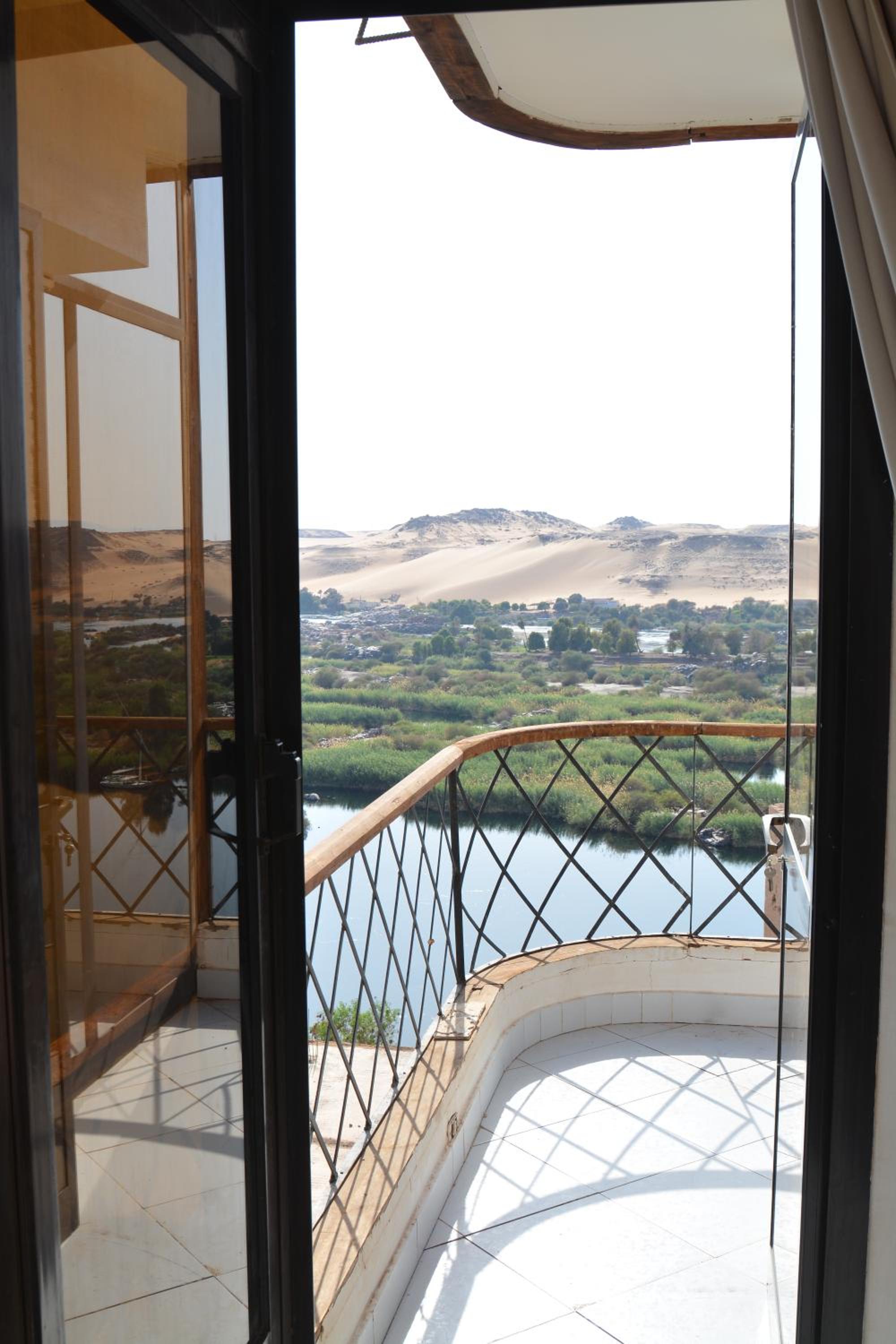 Deluxe Double Room with Balcony and Sea View - Photo 14