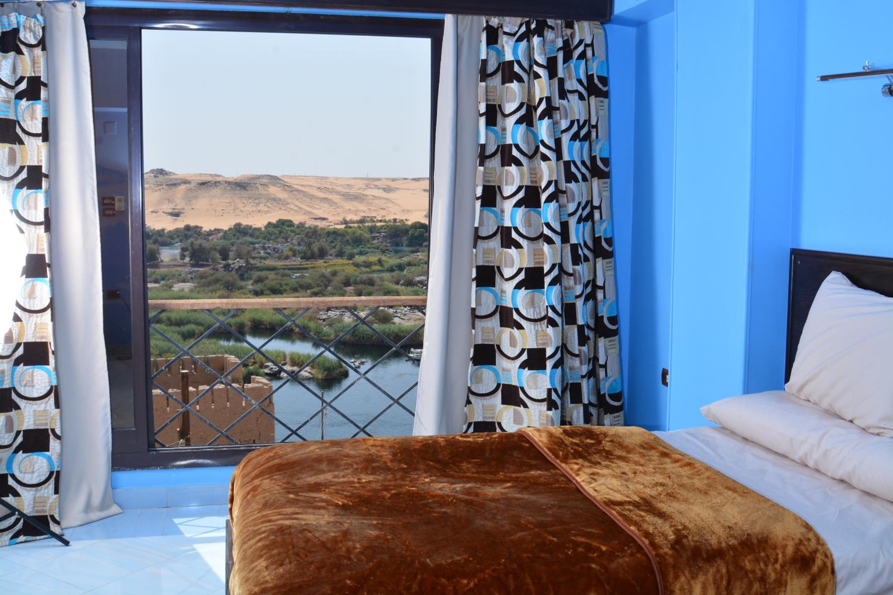 Deluxe Double Room with Sea View - Photo 2