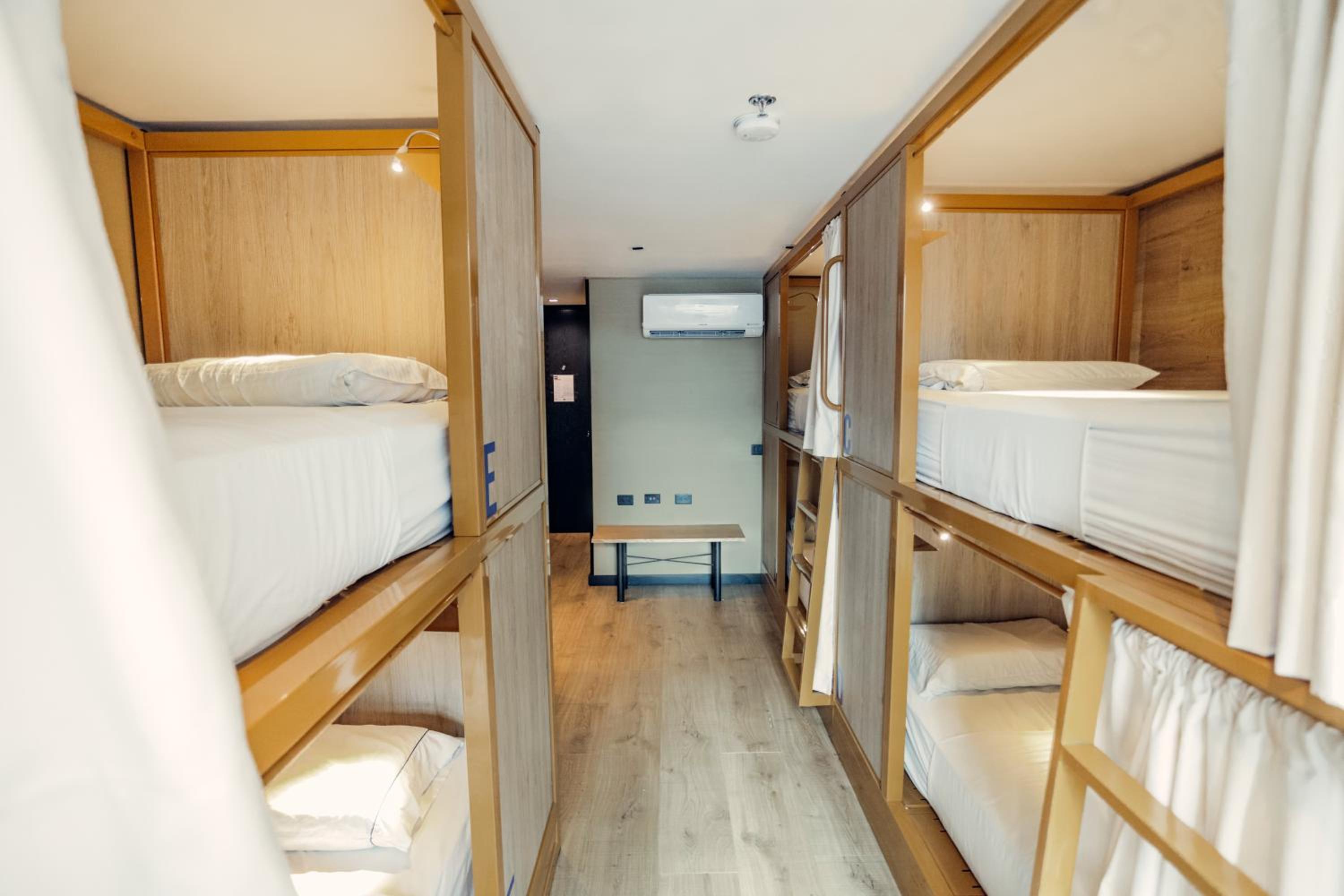 Bed in 6-Bed Female Dormitory Room photo 1