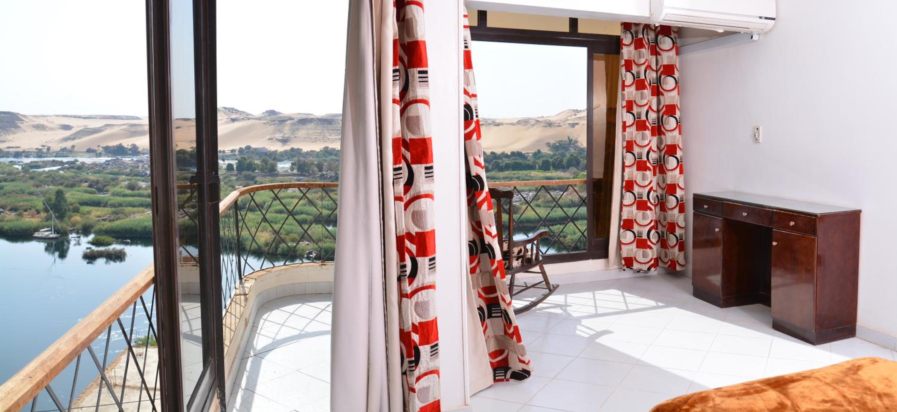Deluxe Double Room with Balcony and Sea View - Photo 6