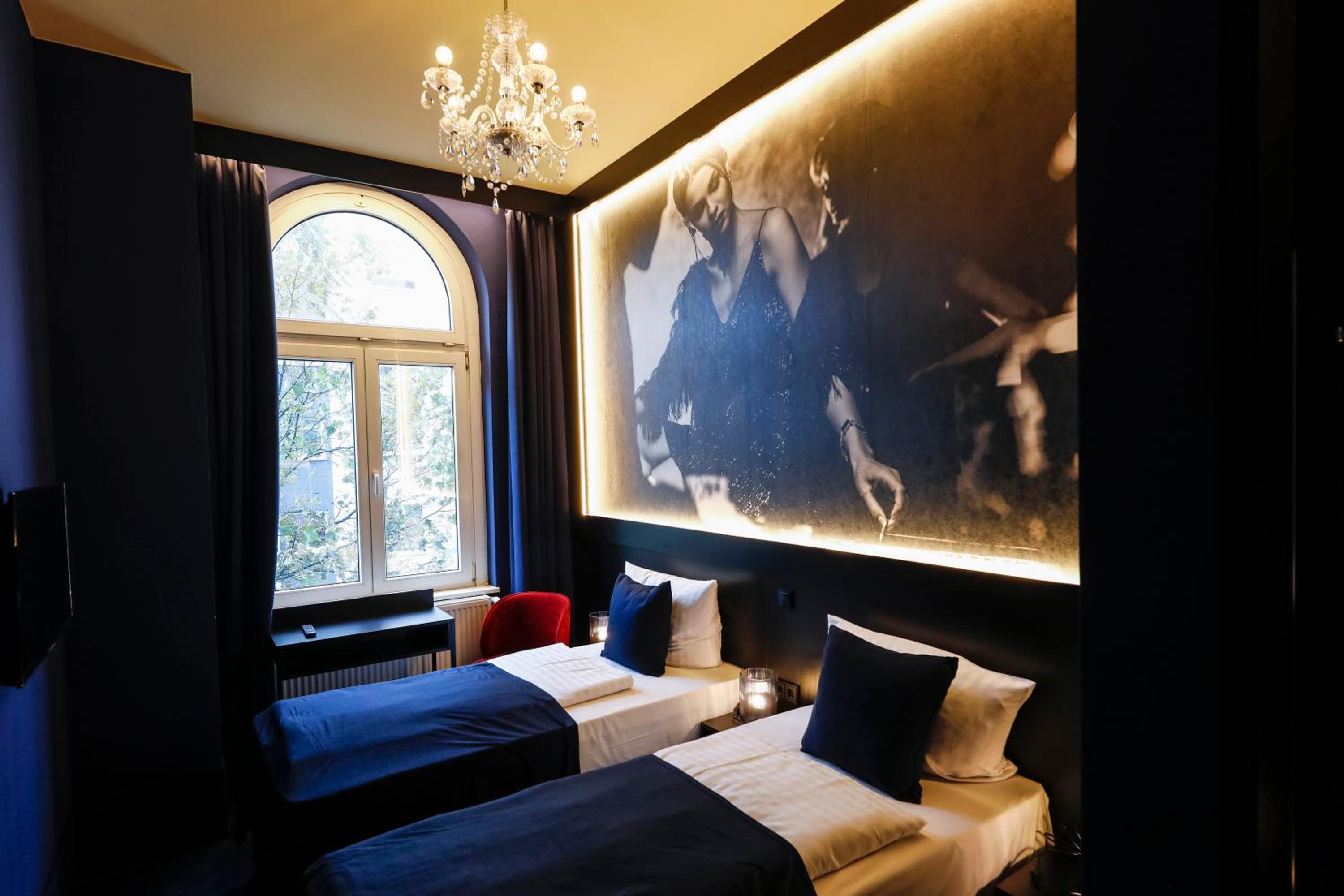  Casino Double Room - Photo 7