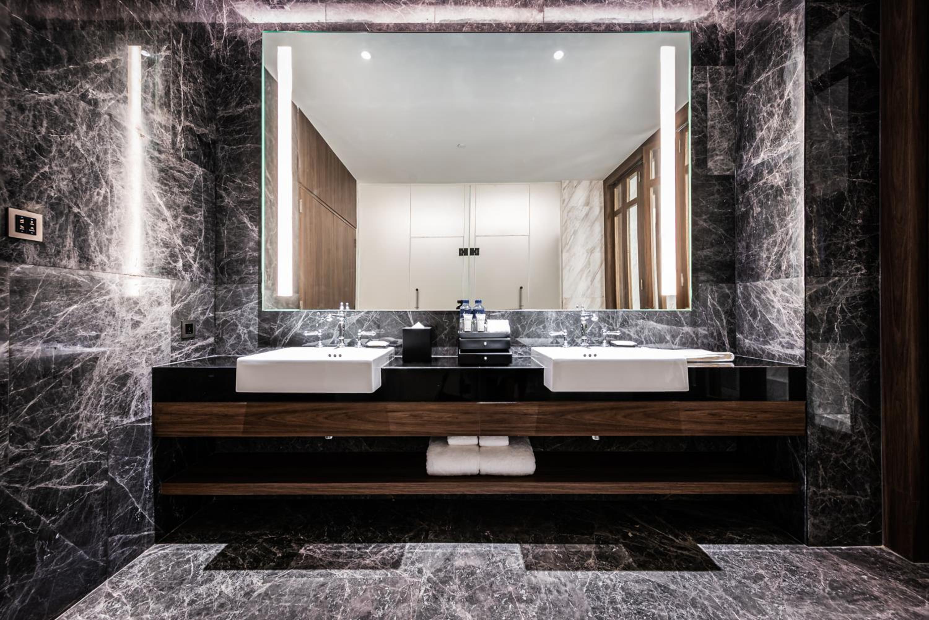 Suite with Spa Bath photo 2