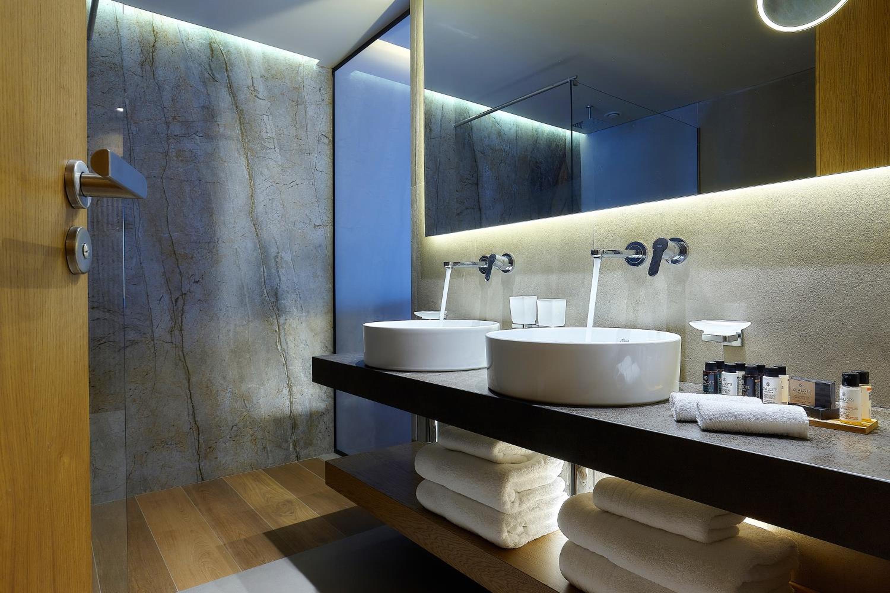 Amber Suite Sea View with Plunge Pool - Photo 6