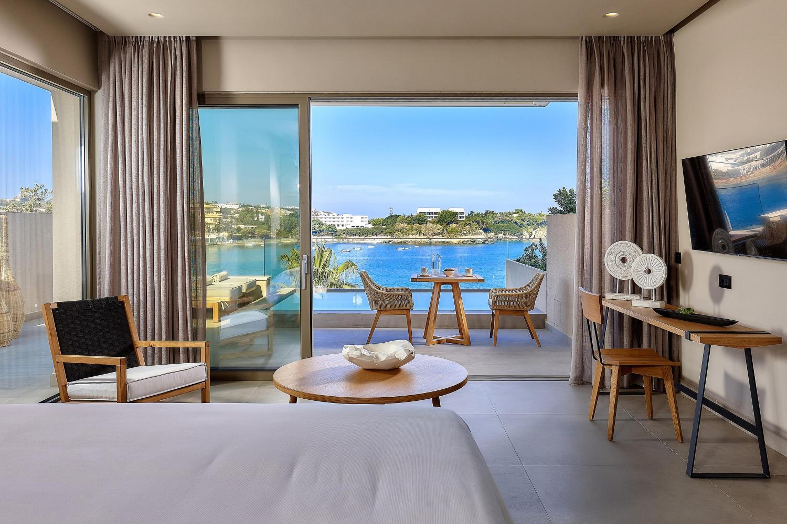 Amber Suite Sea View with Plunge Pool - Photo 3