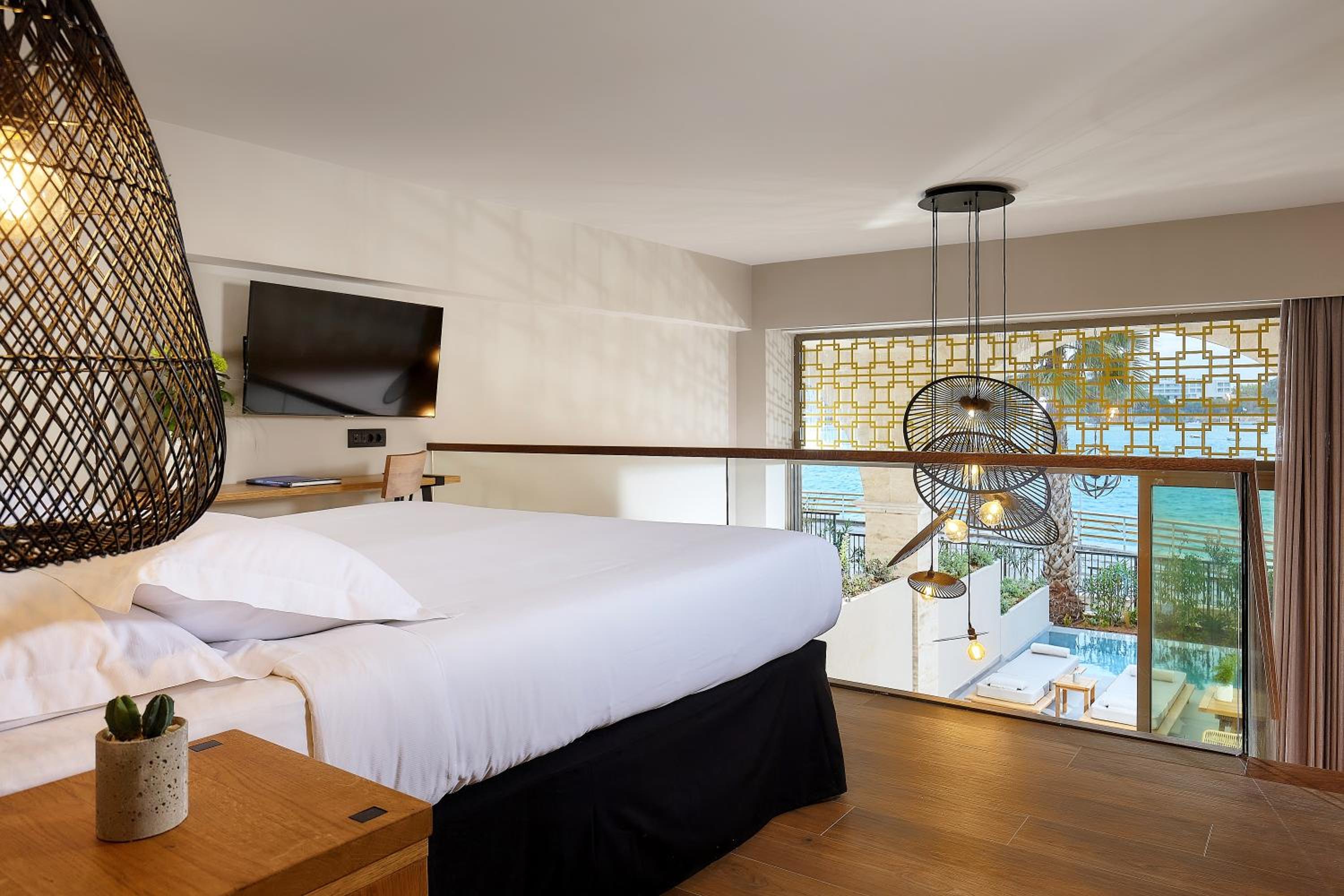 Black Pearl Maisonette Sea View with Plunge Pool - Photo 3