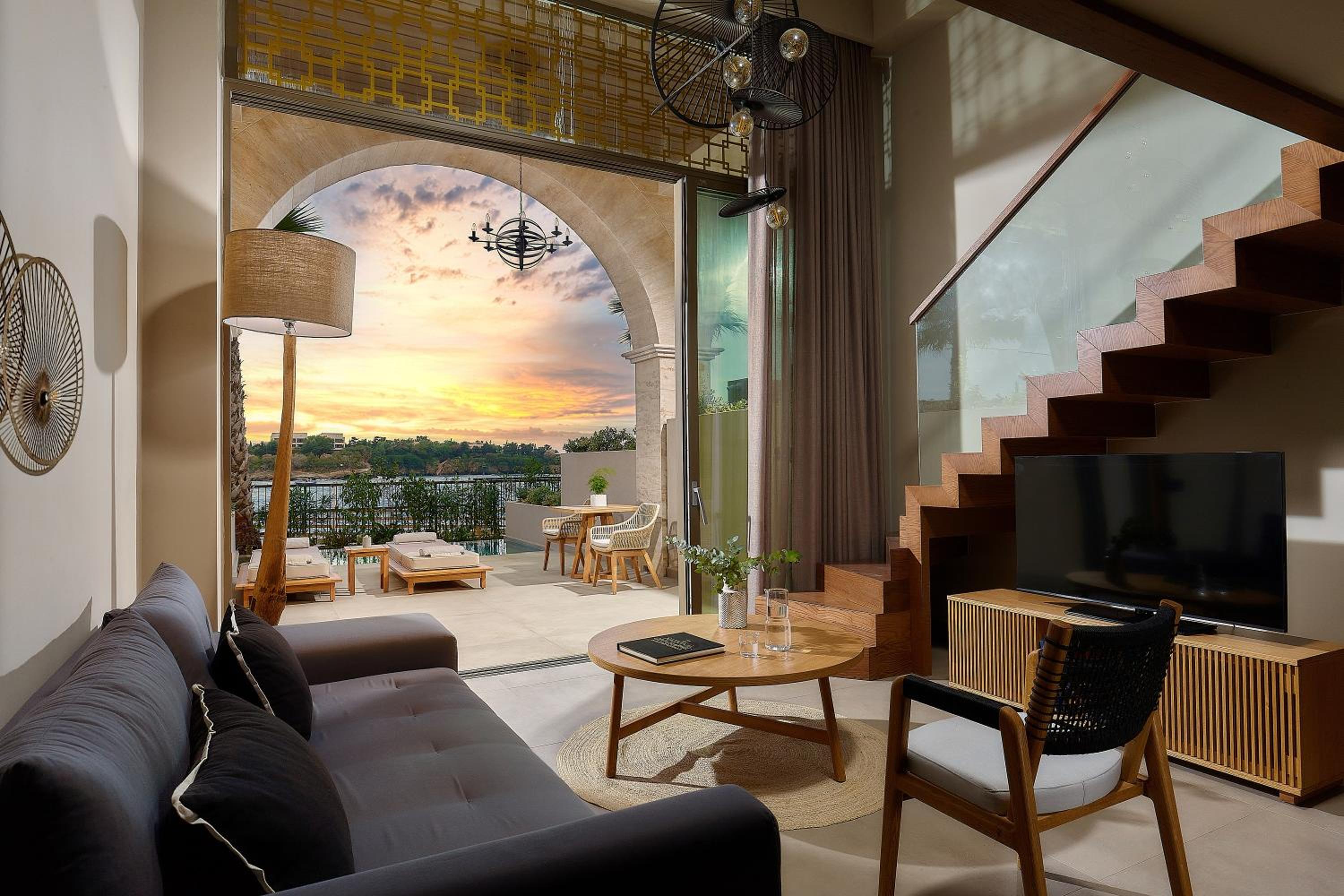 Black Pearl Maisonette Sea View with Plunge Pool - Photo 2