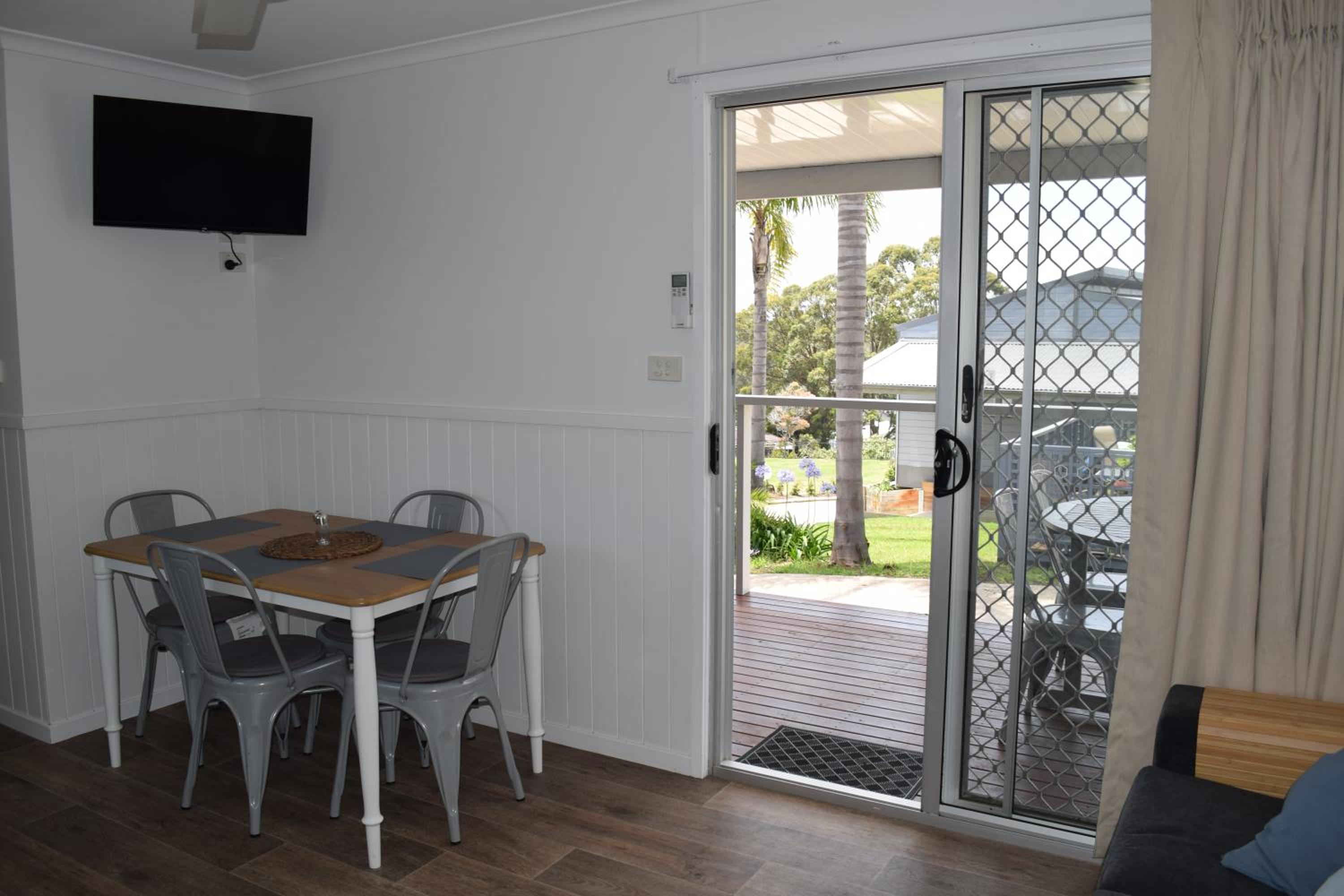 Family Room with Balcony photo 3