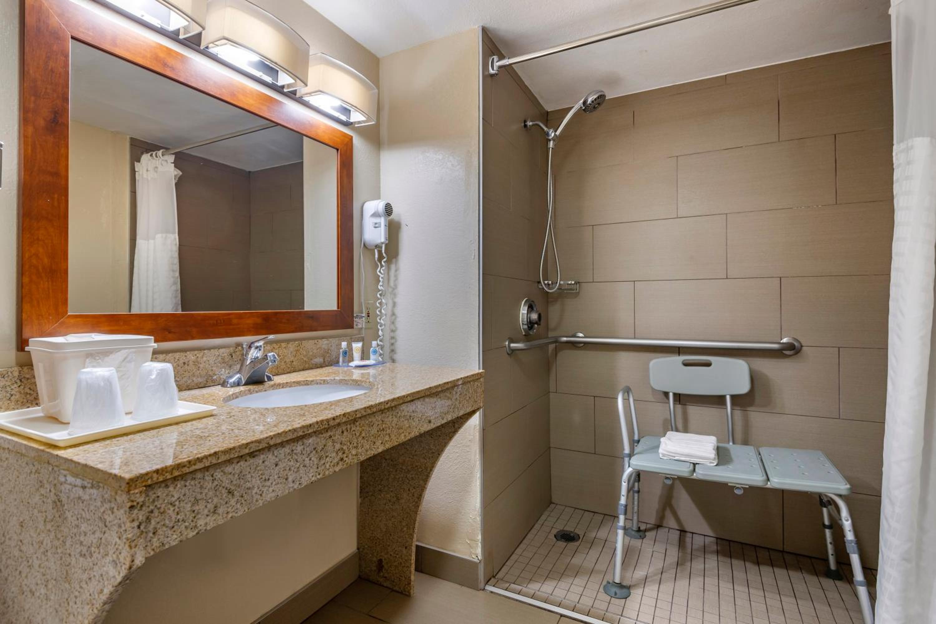 Comfort Inn Matthews / Charlotte, Photo 2