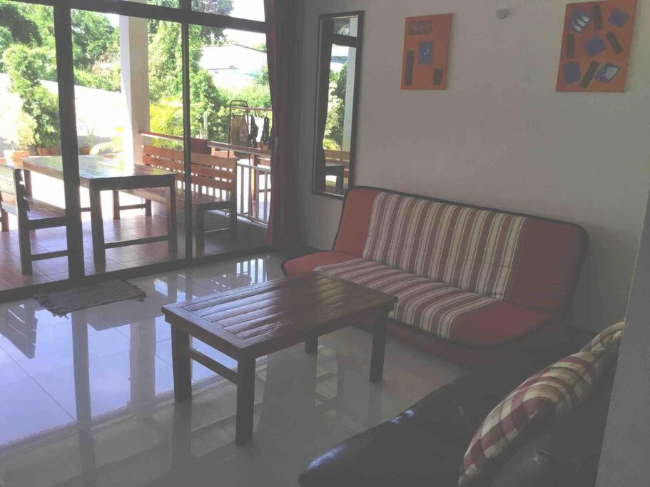 Two-Bedroom House - Photo 8