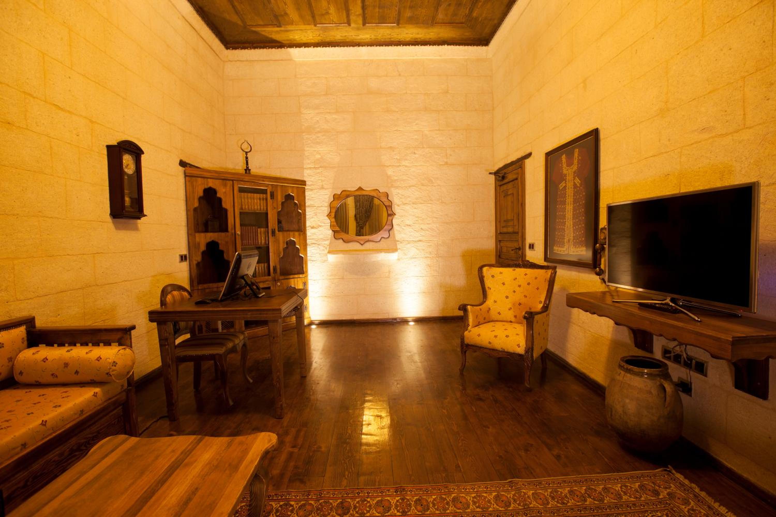 Grandiose Cappadocian Mansion - Photo 4