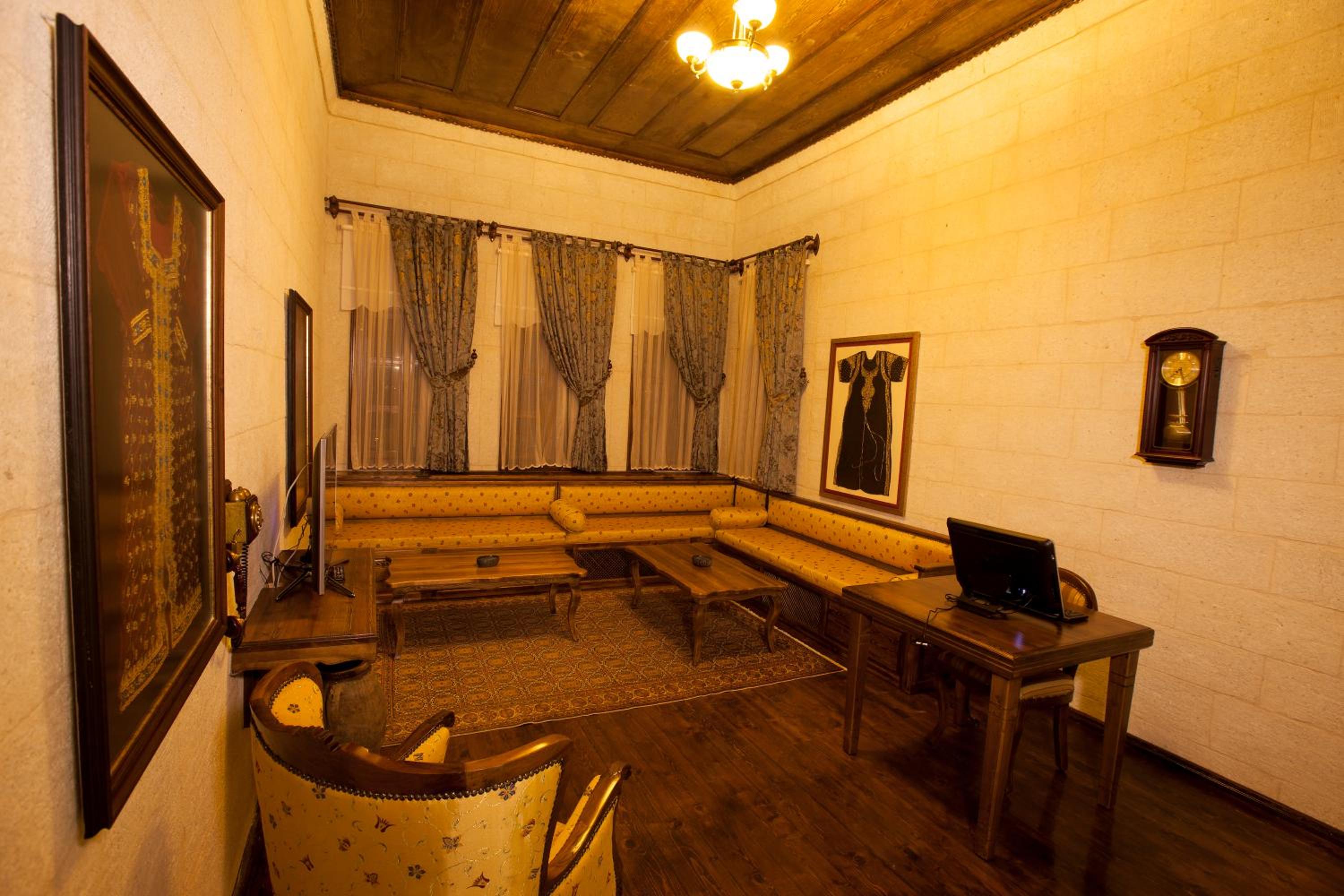 Grandiose Cappadocian Mansion - Photo 3