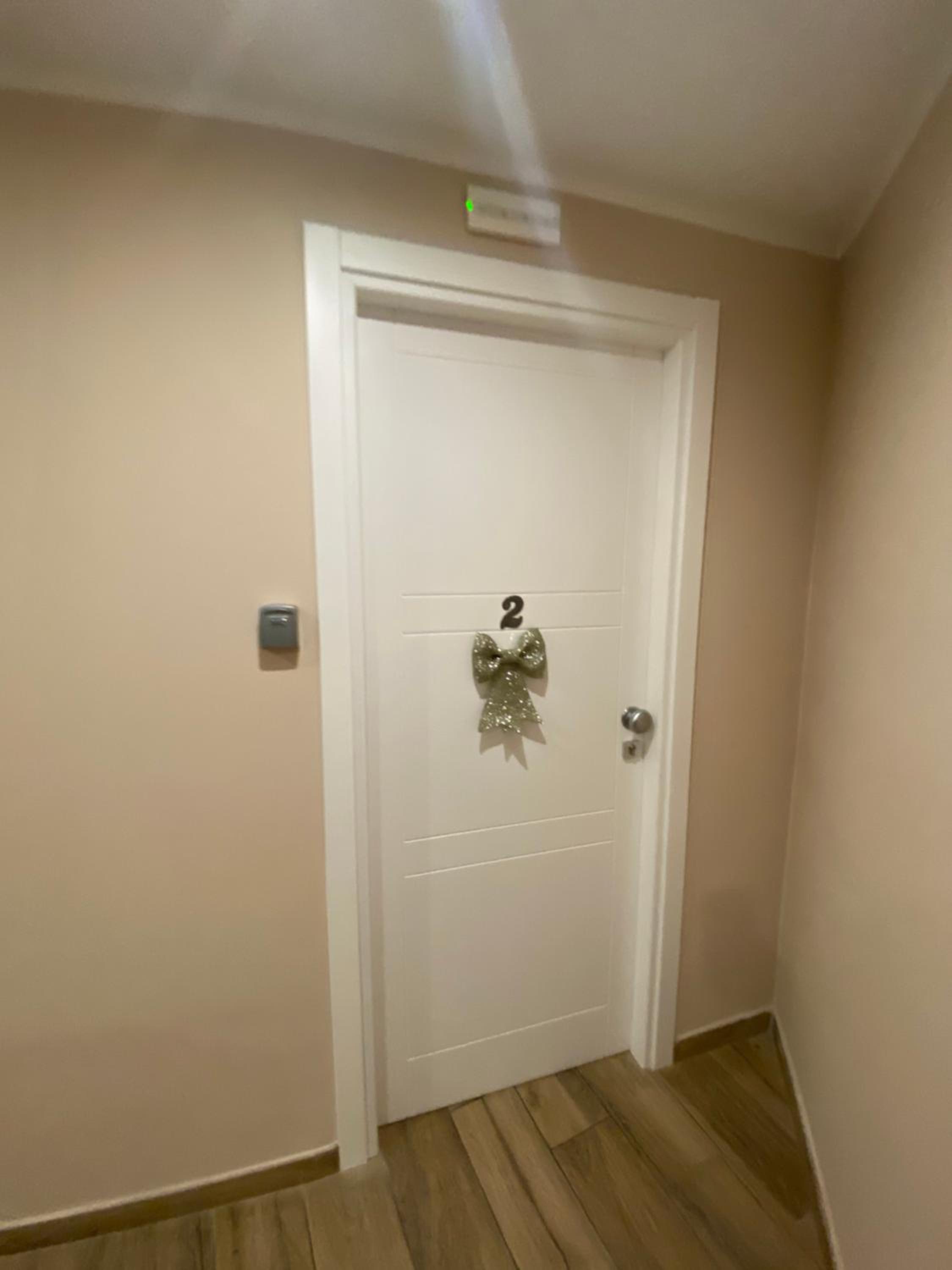 Deluxe Room - Photo 17