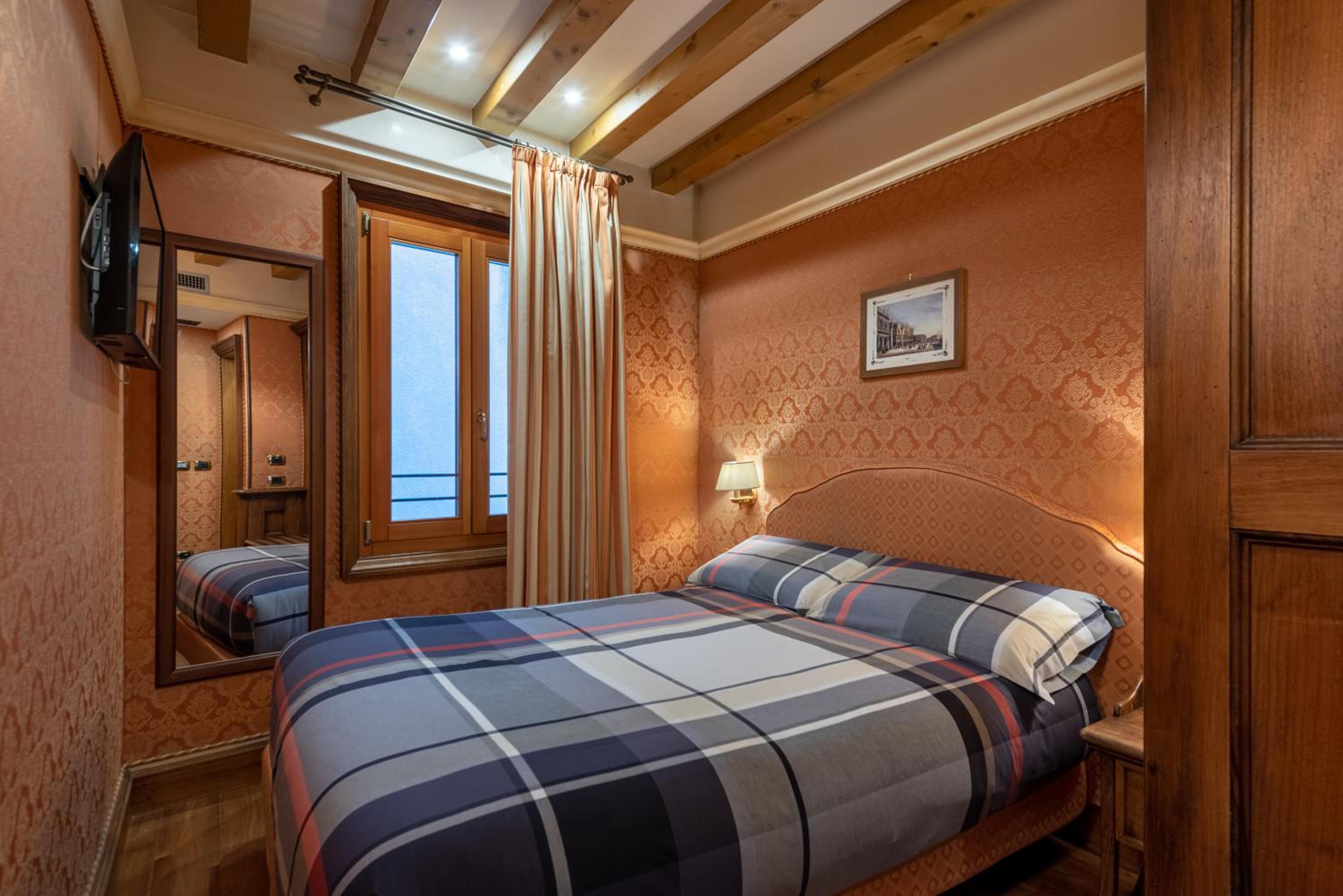 Basic Double Room - Annex photo 1