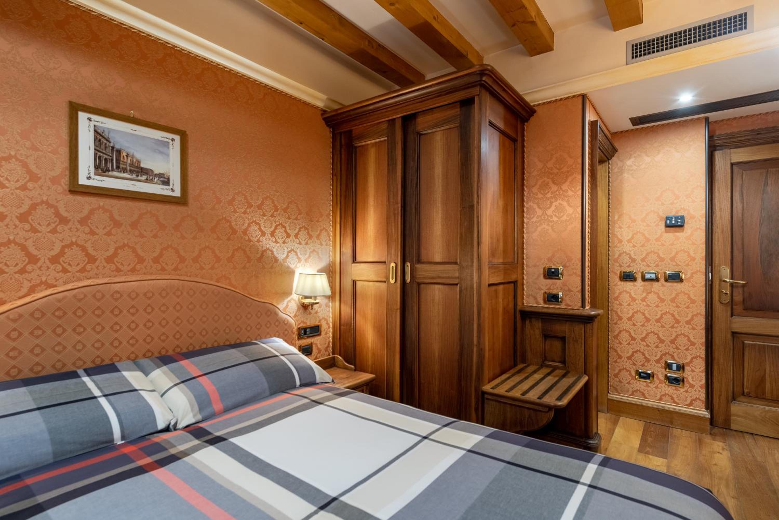 Basic Double Room - Annex photo 3