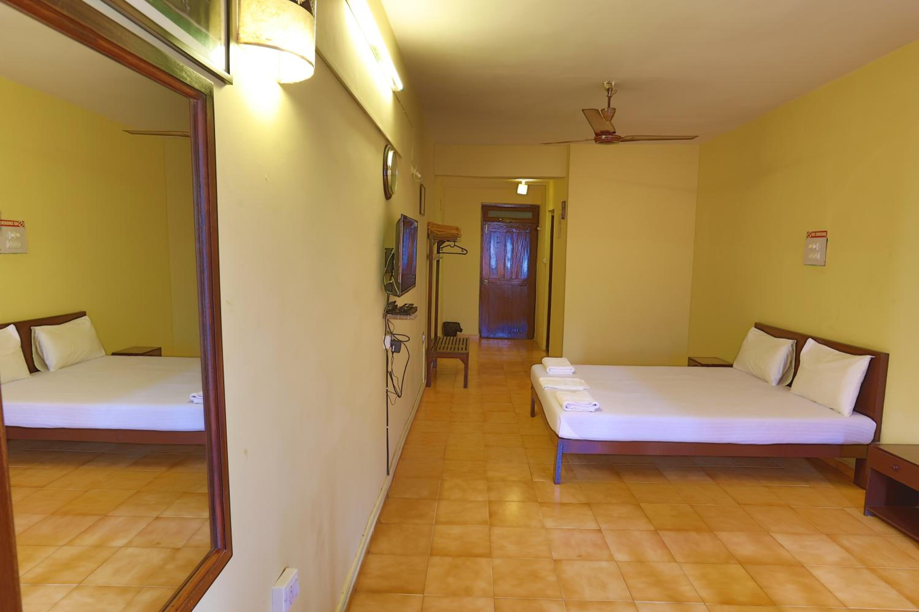 Standard Double Room - Photo 23