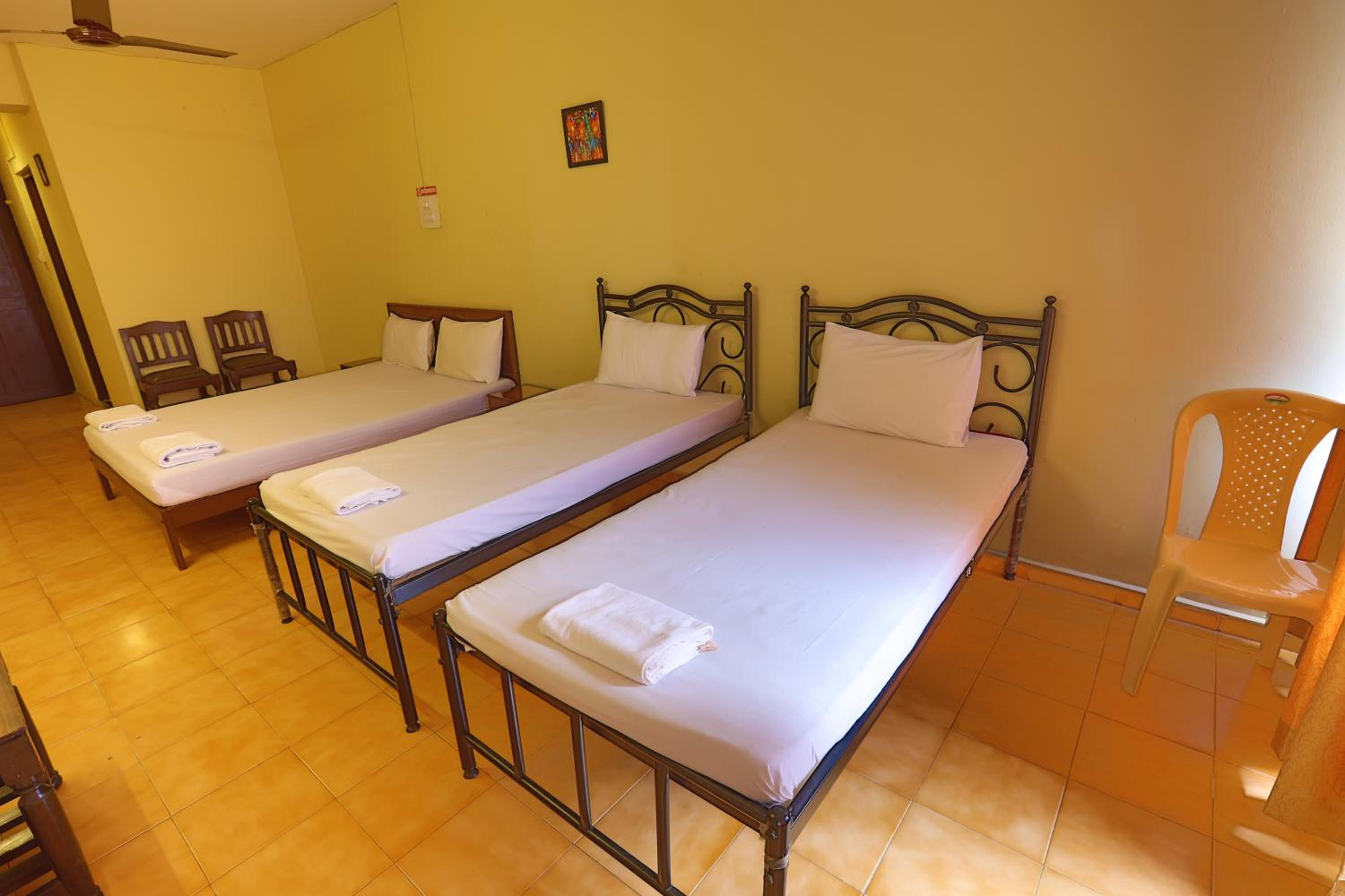 Quadruple Room - Photo 1