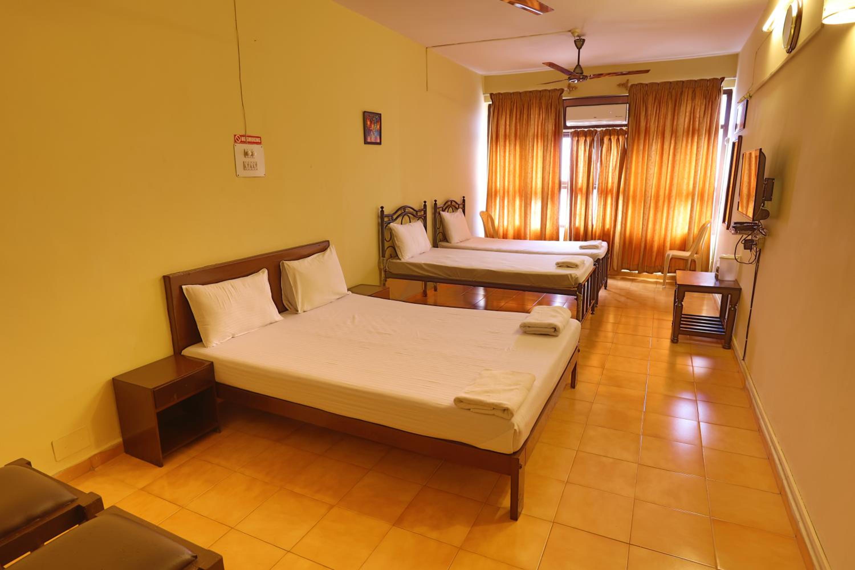 Quadruple Room - Photo 12