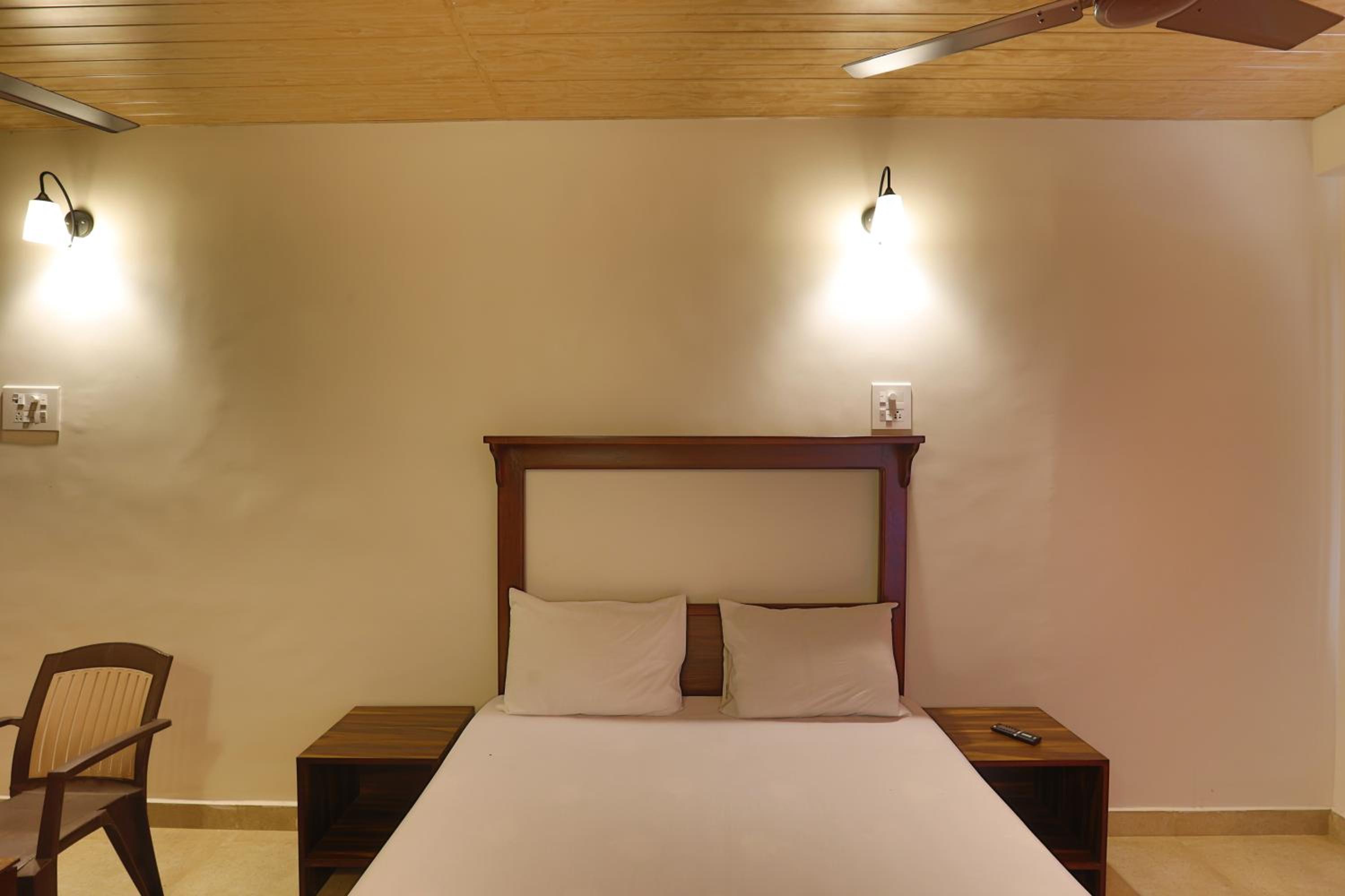 Standard Double Room - Photo 20