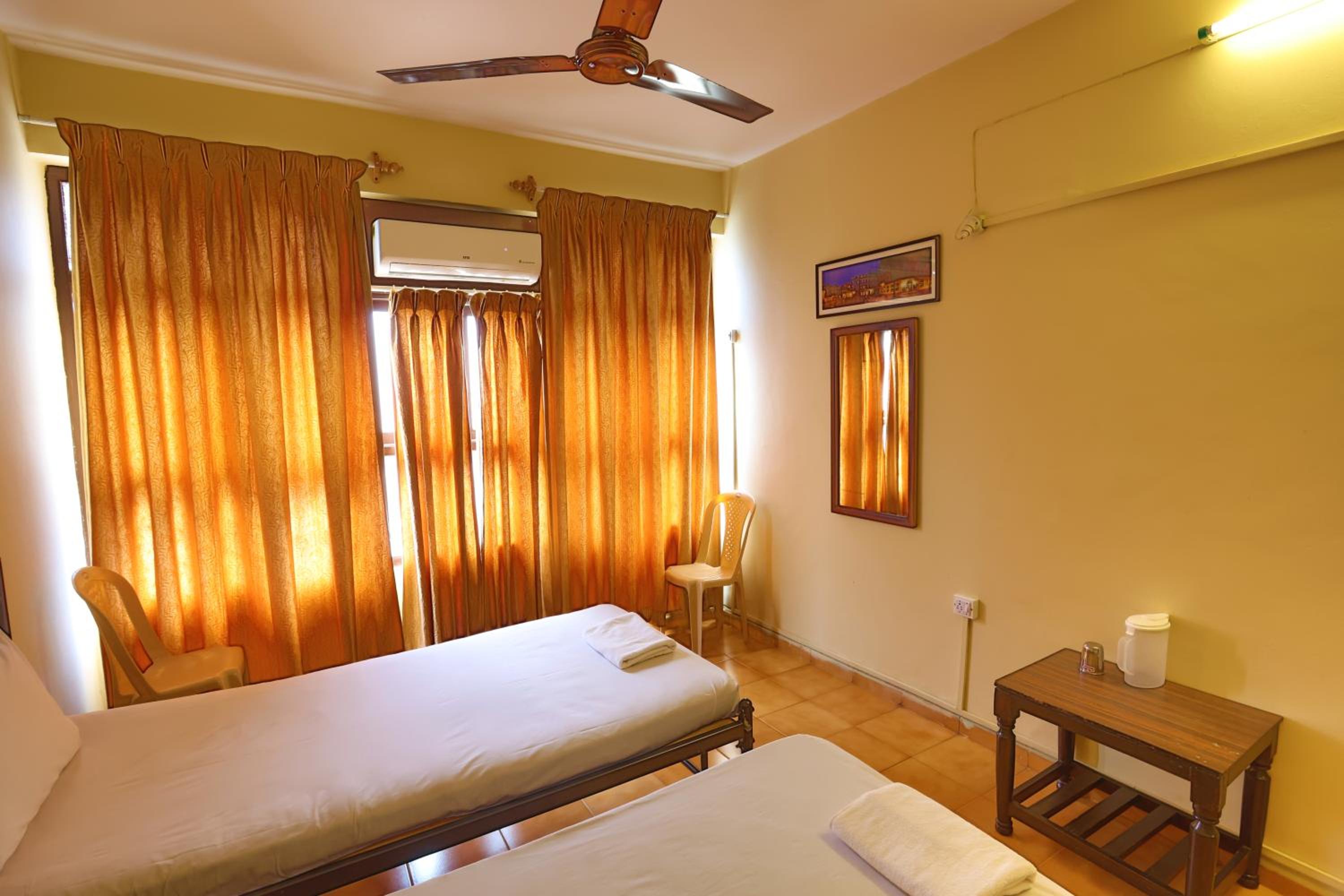 Standard Double Room - Photo 3