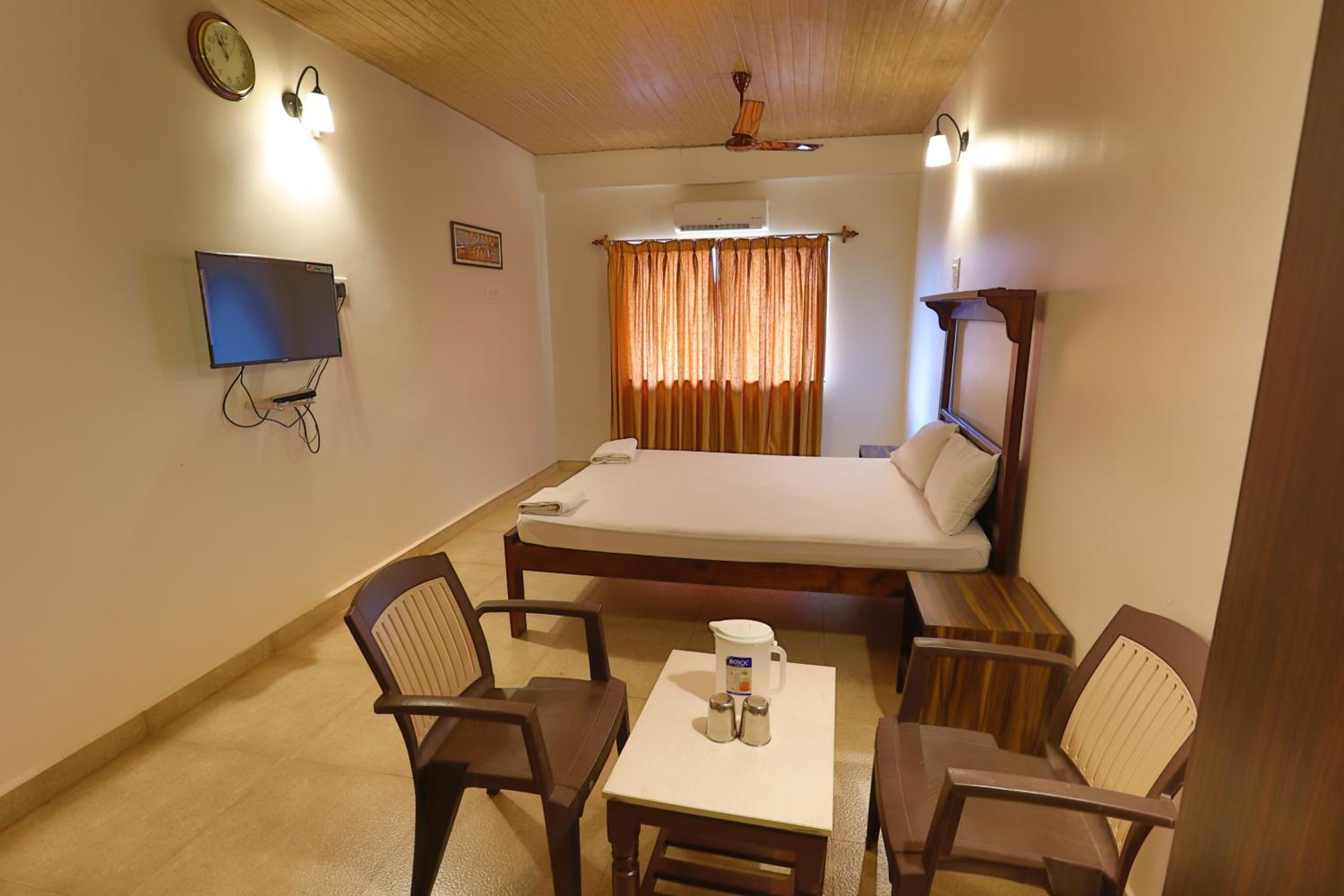 Standard Double Room - Photo 10