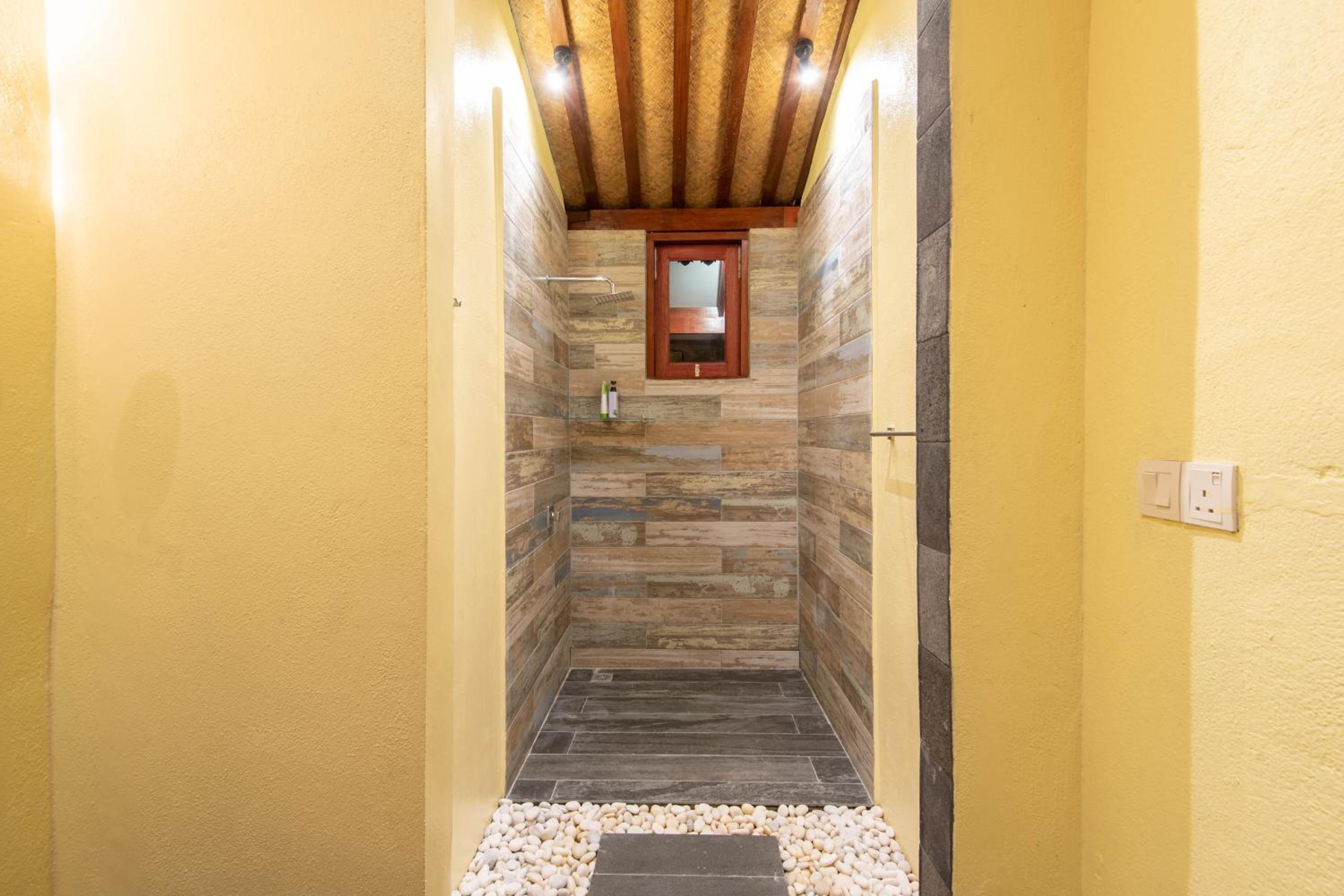 Limasan Satu Villa - Photo 10