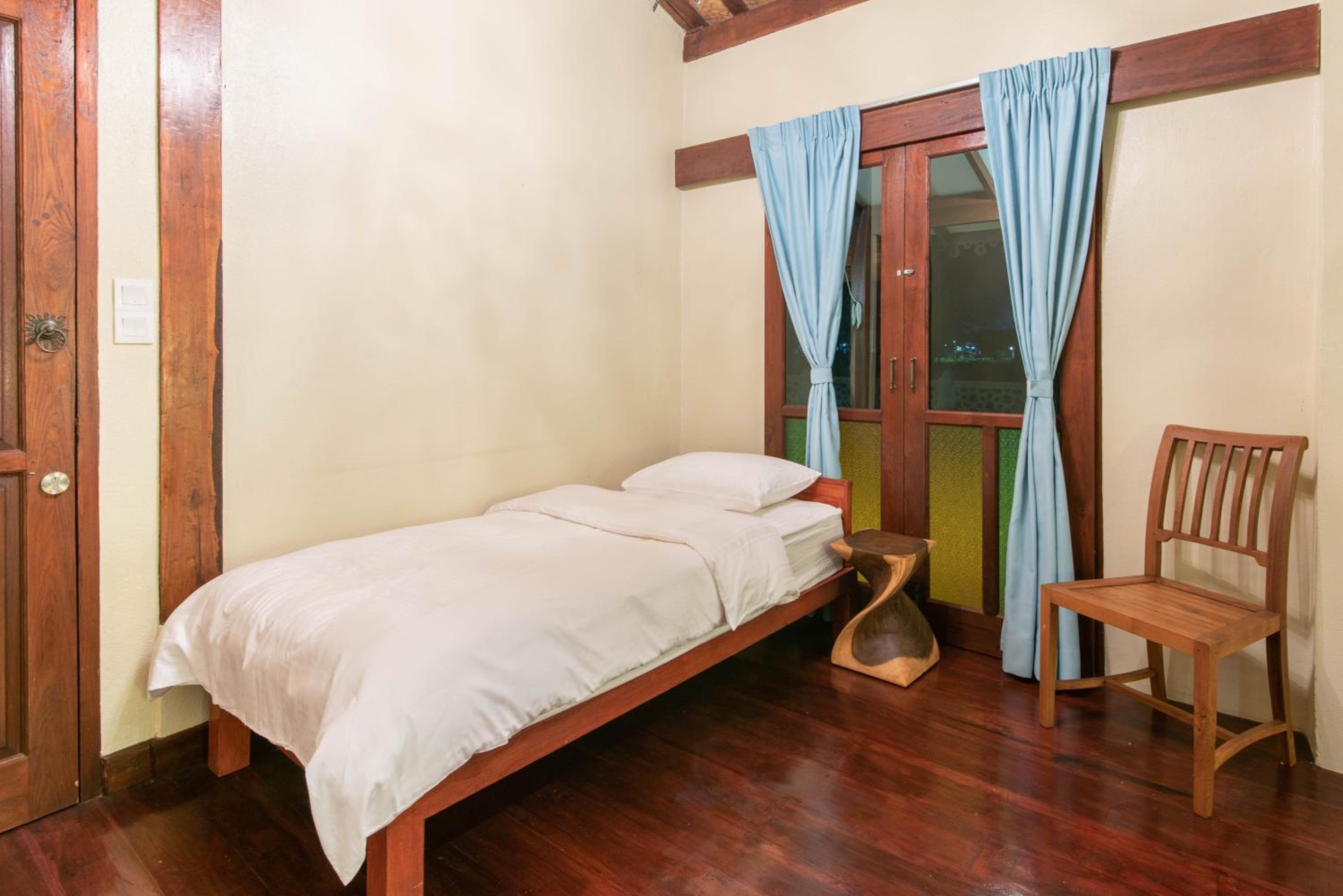Limasan Satu Villa - Photo 13