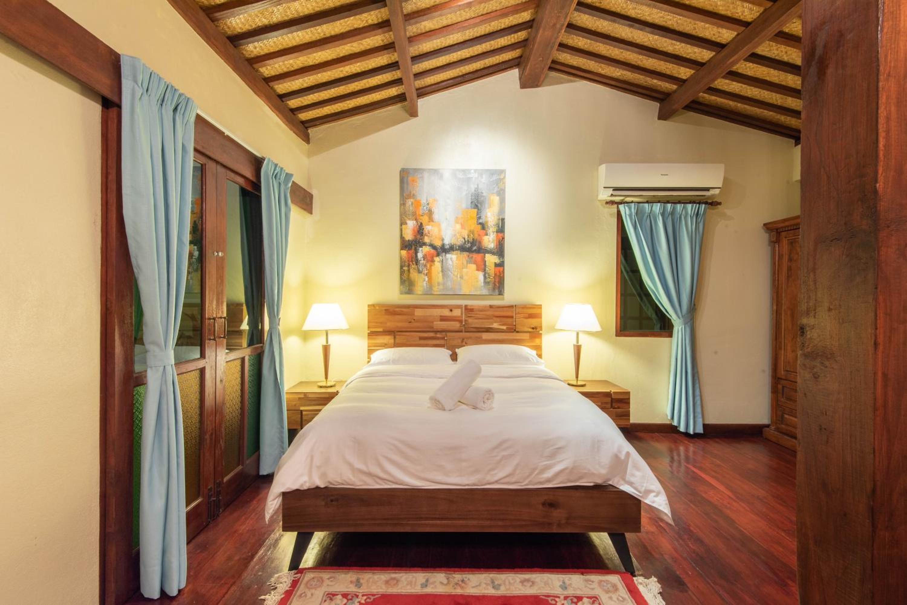 Limasan Satu Villa - Photo 11