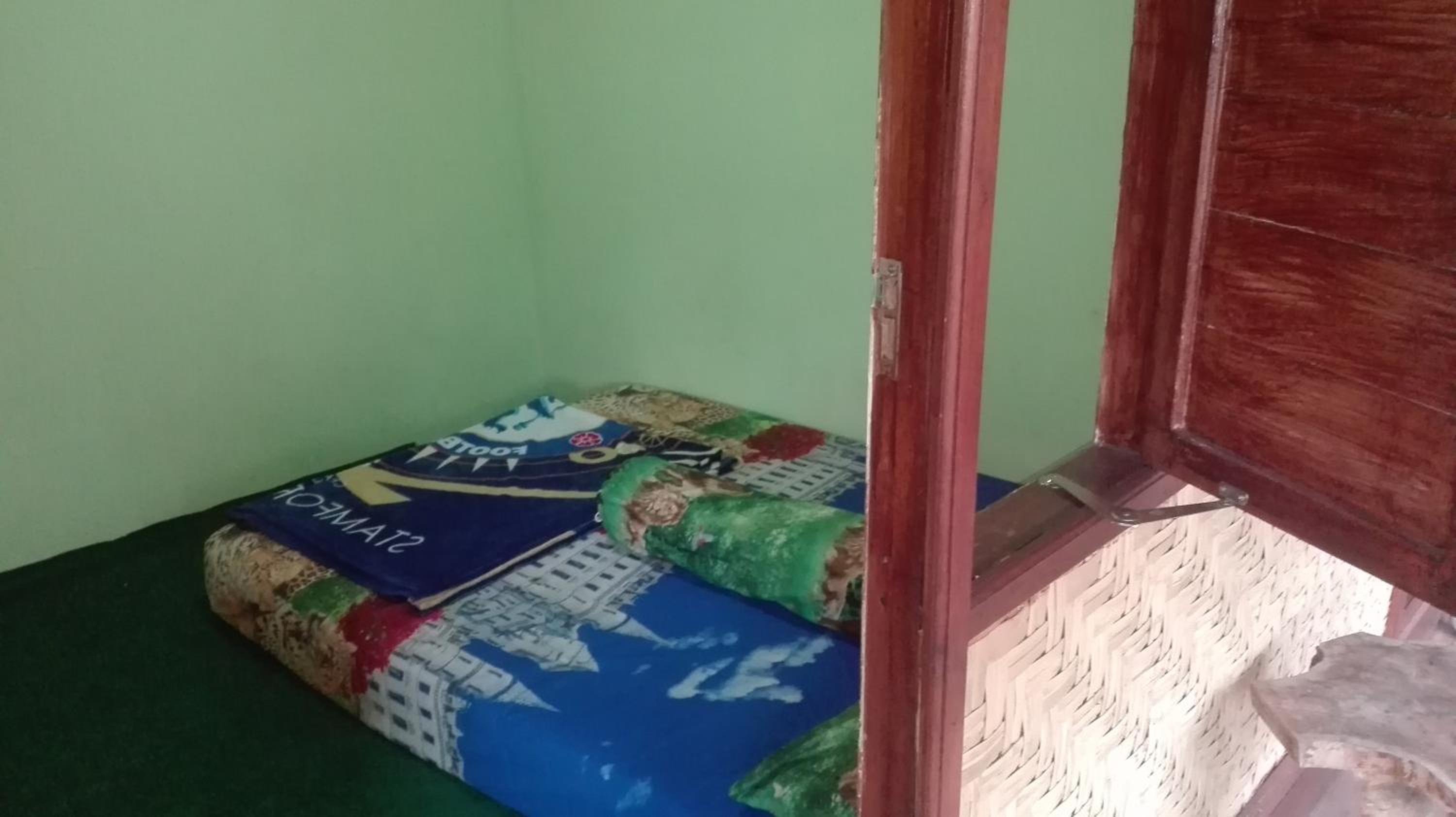 Budget Double Room - Photo 7