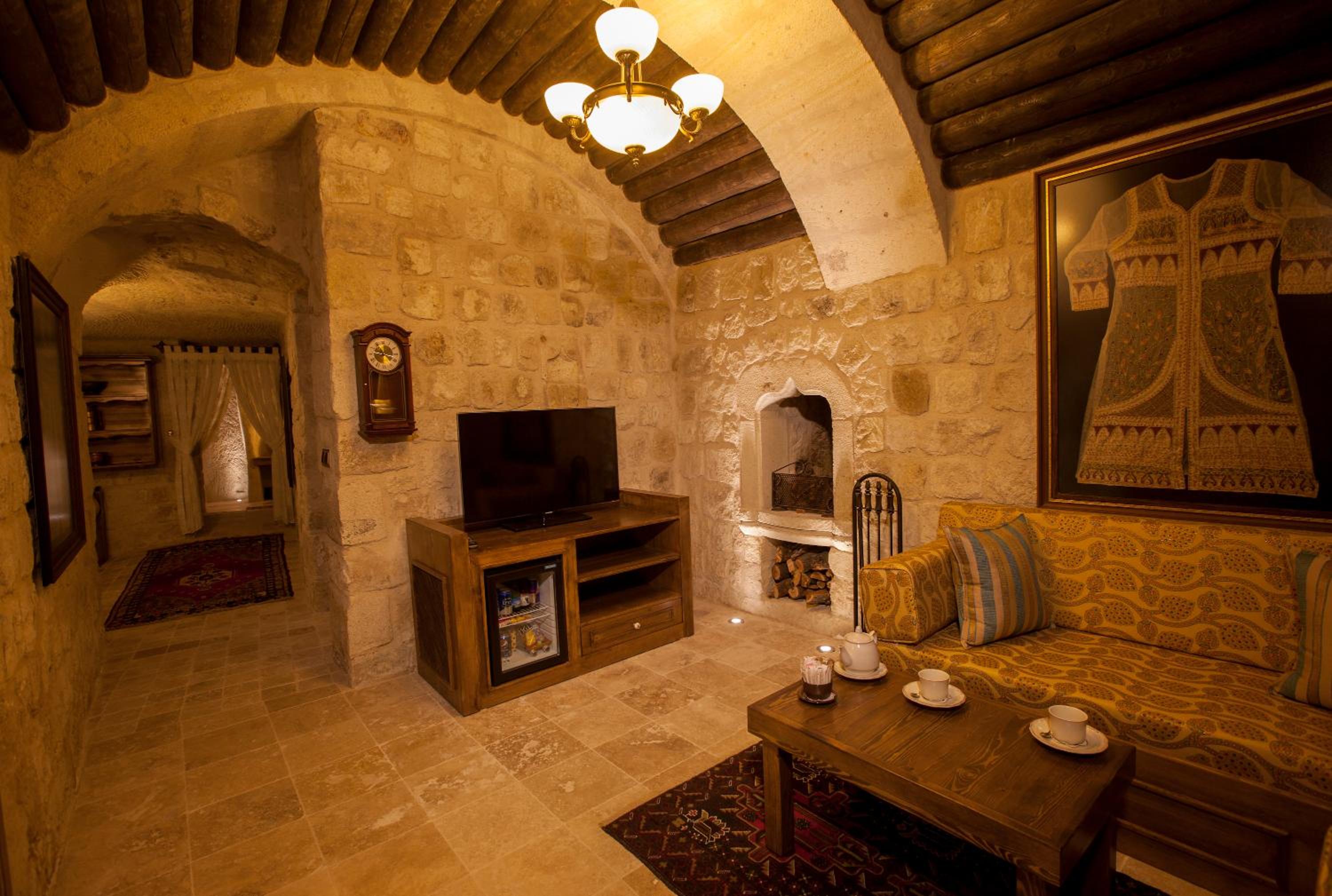 Glorious Cave Suite - Photo 2