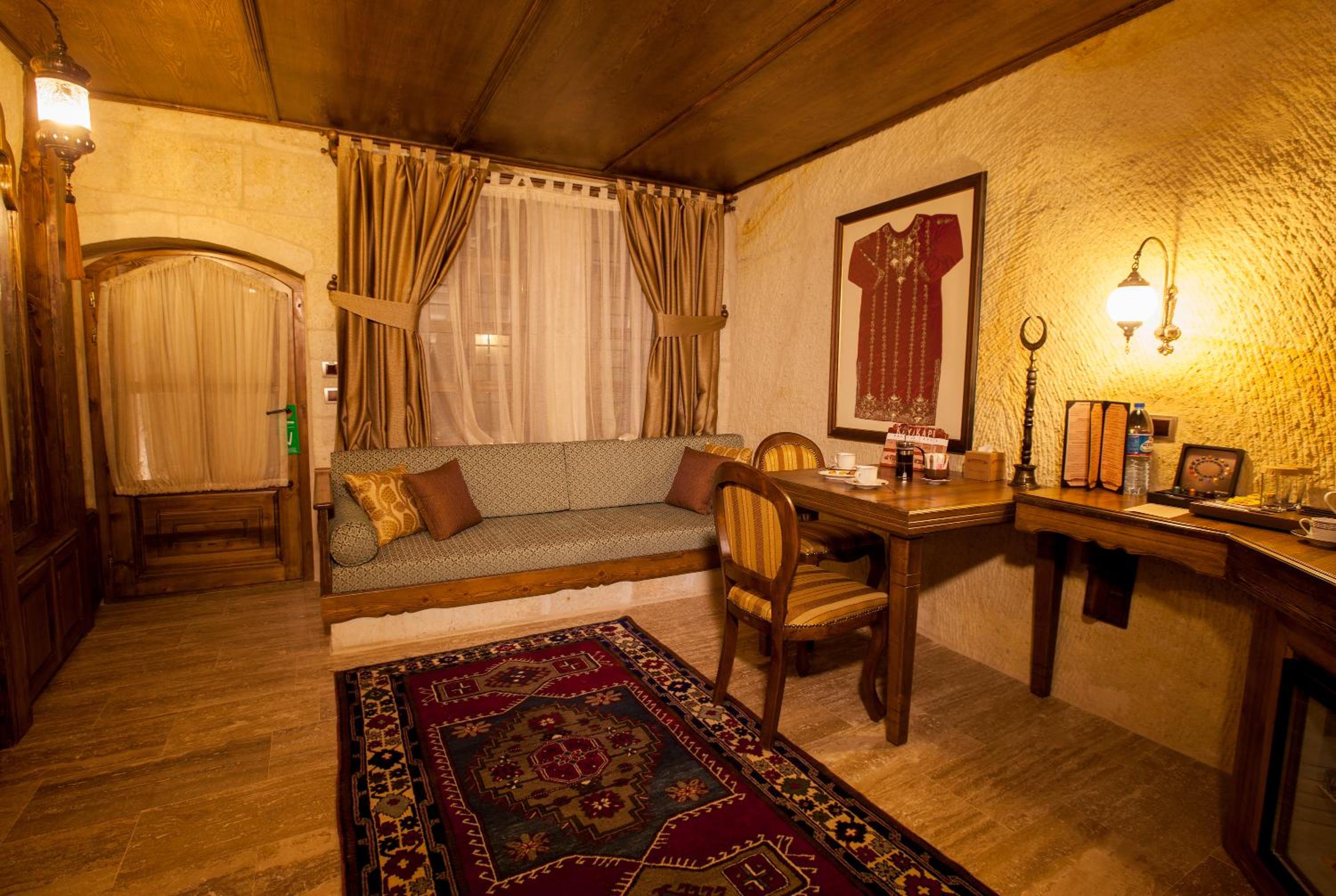 Glorious Cave Suite - Photo 10
