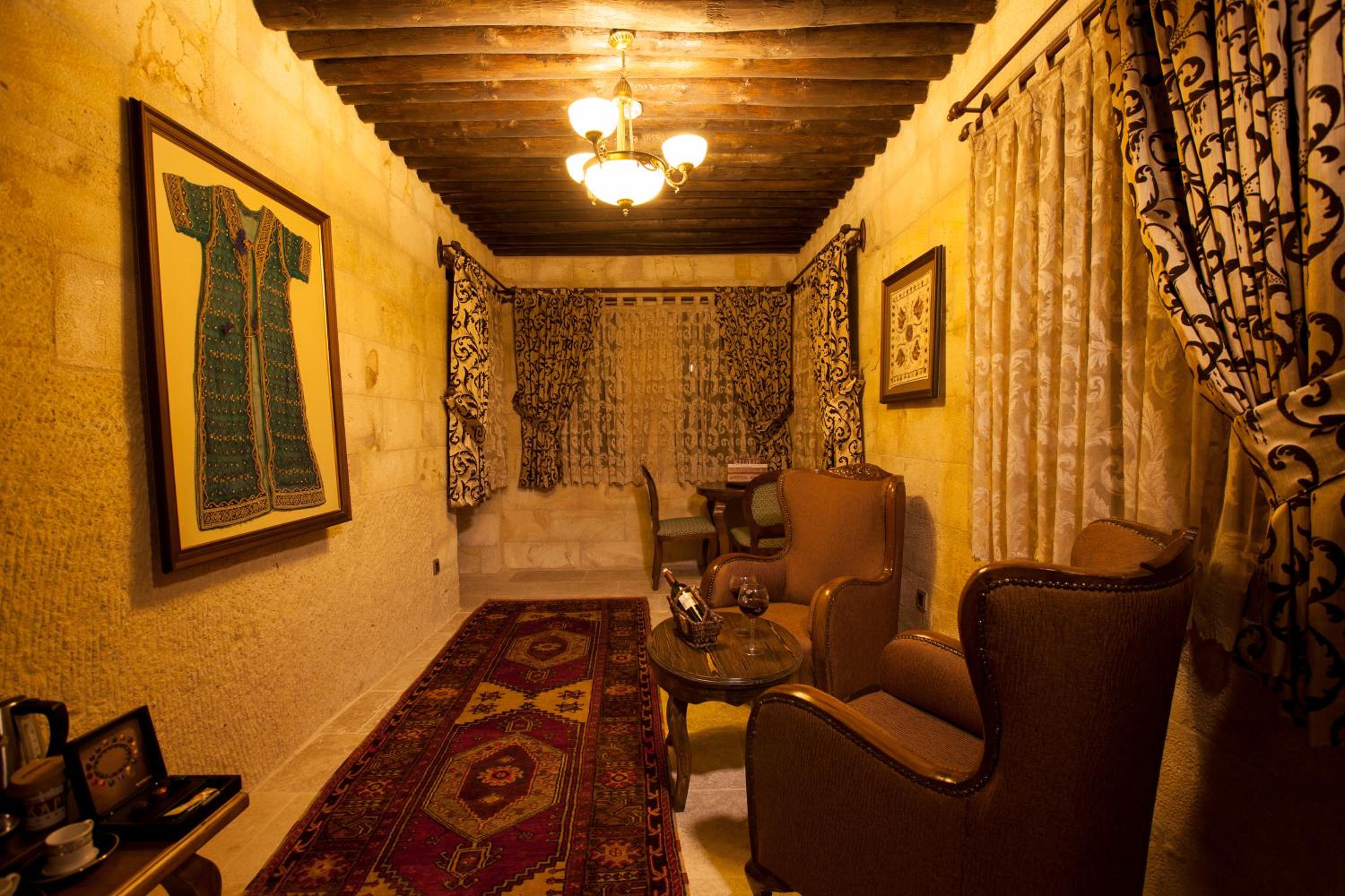 Glorious Cave Suite - Photo 12
