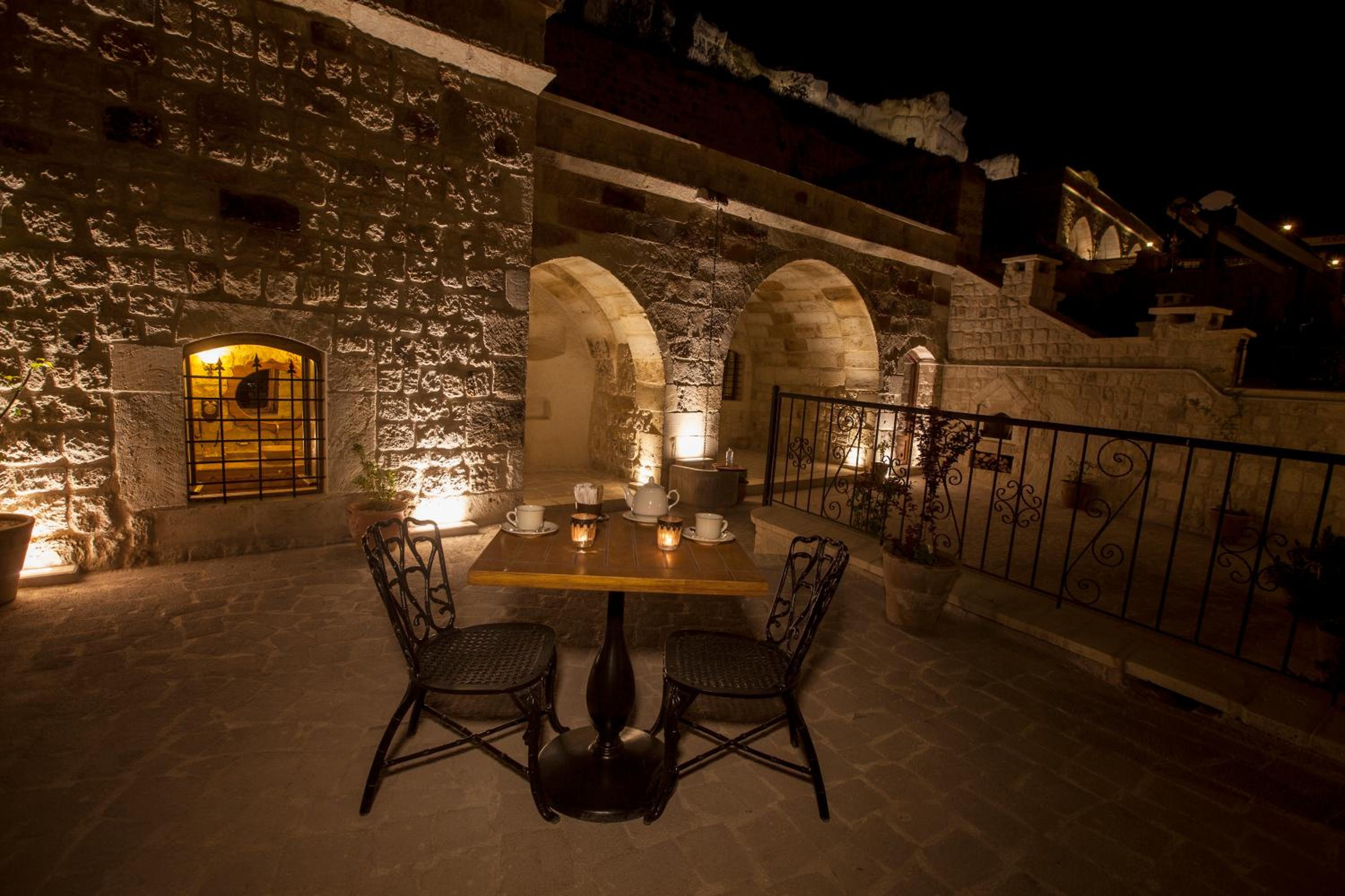 Glorious Cave Suite - Photo 14