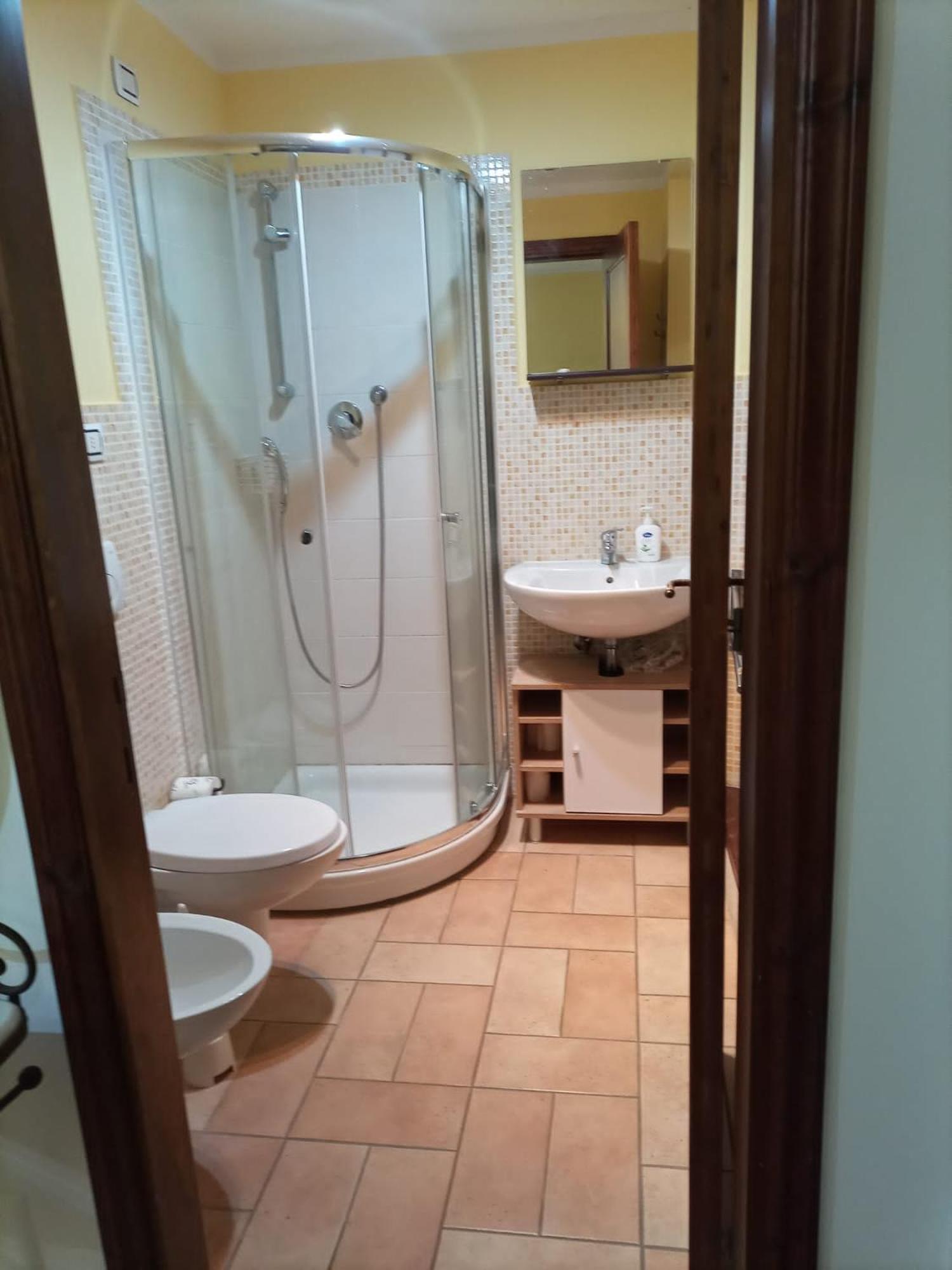 Double Room - Photo 2