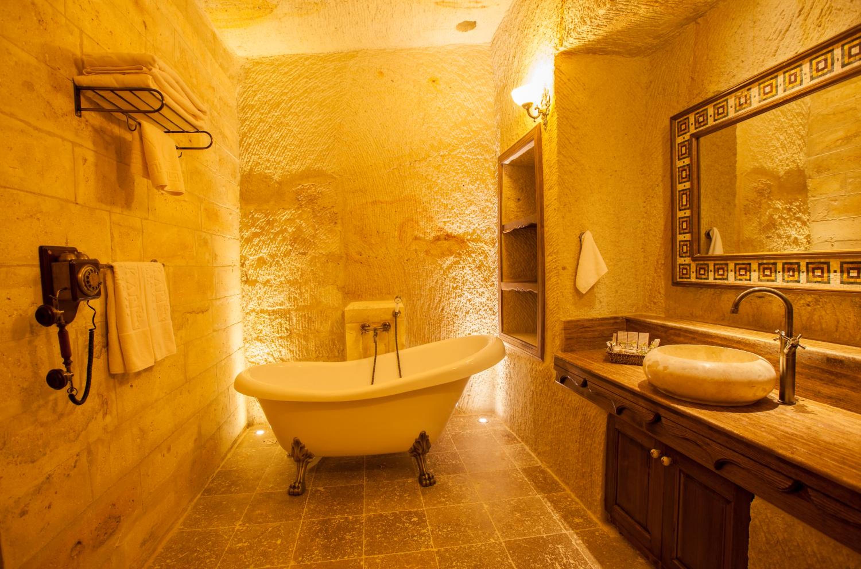 Glorious Cave Suite - Photo 18